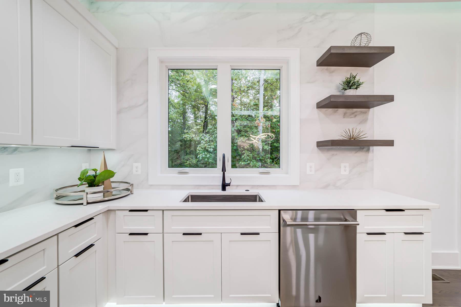 VIENNA WOODS - Residential