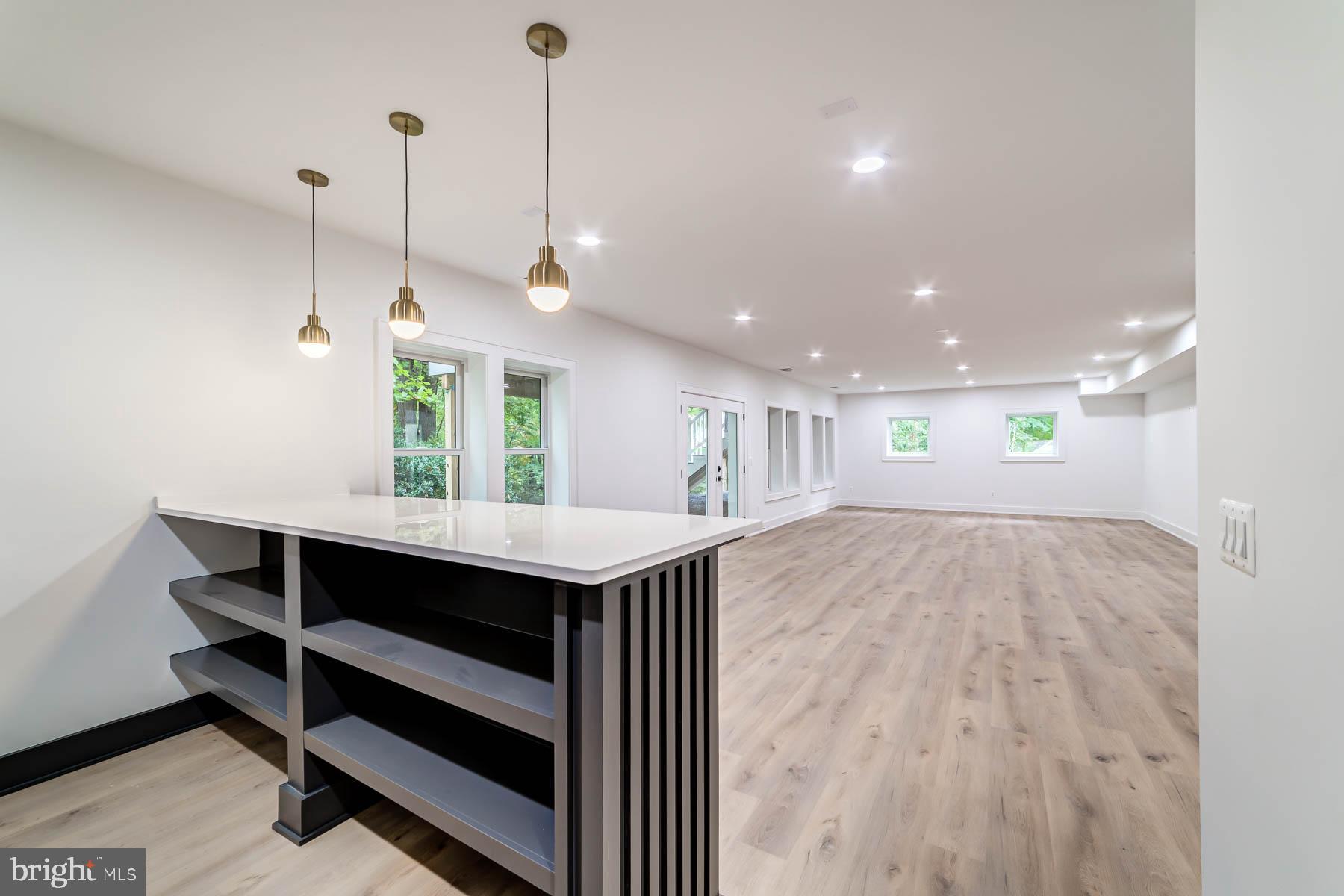 VIENNA WOODS - Residential