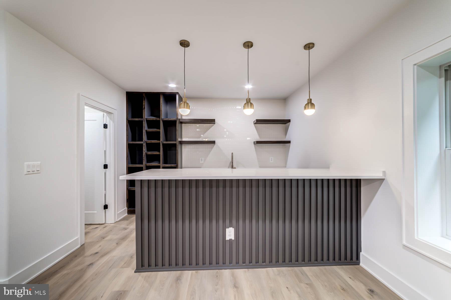 VIENNA WOODS - Residential