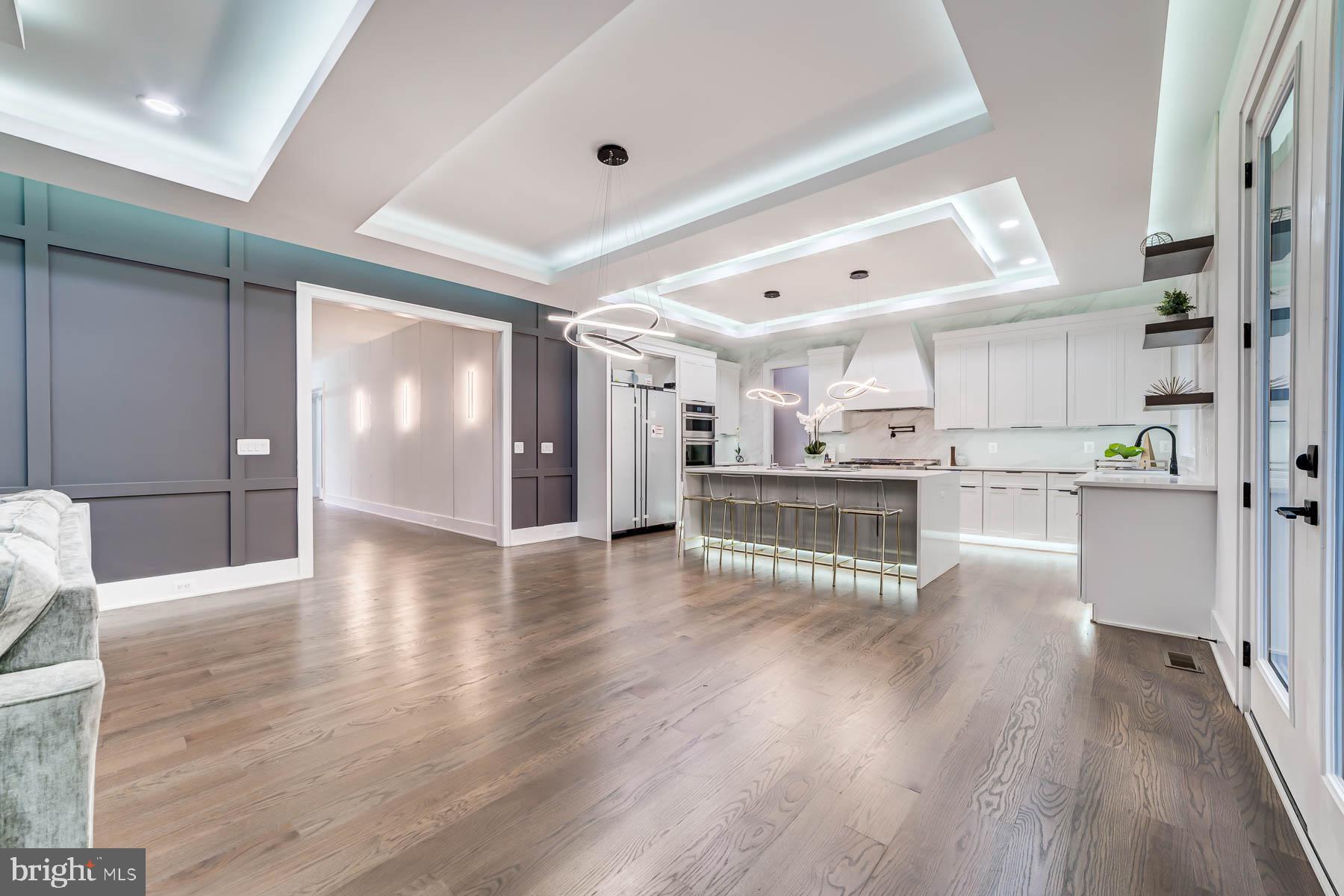 VIENNA WOODS - Residential