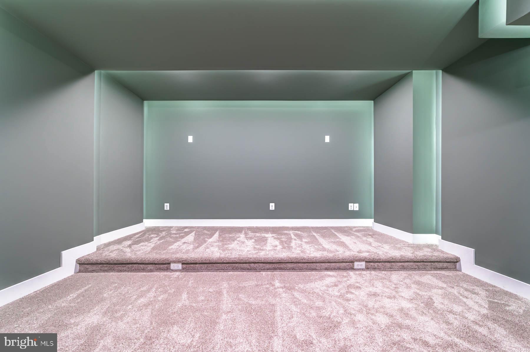 VIENNA WOODS - Residential