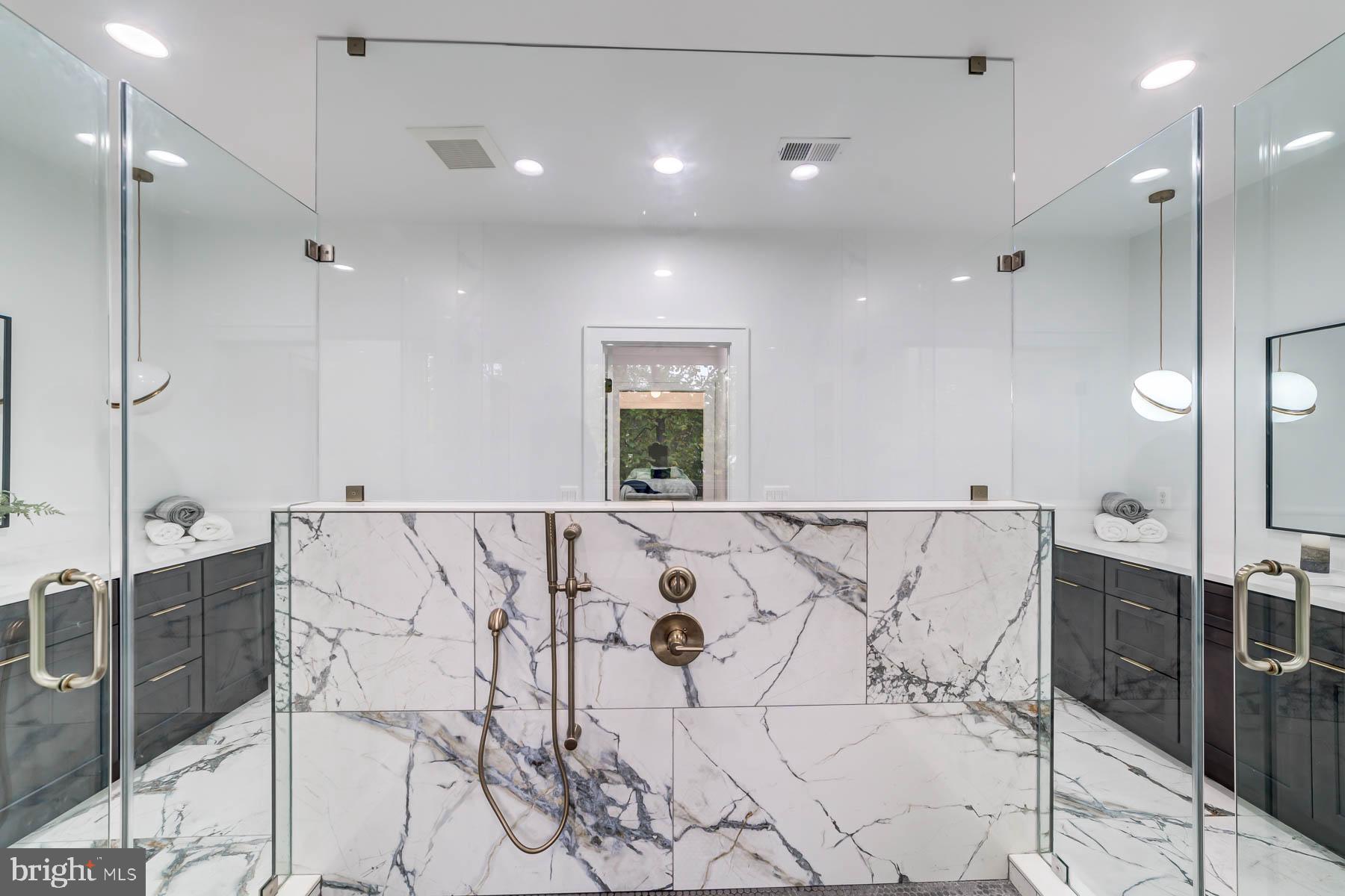 VIENNA WOODS - Residential