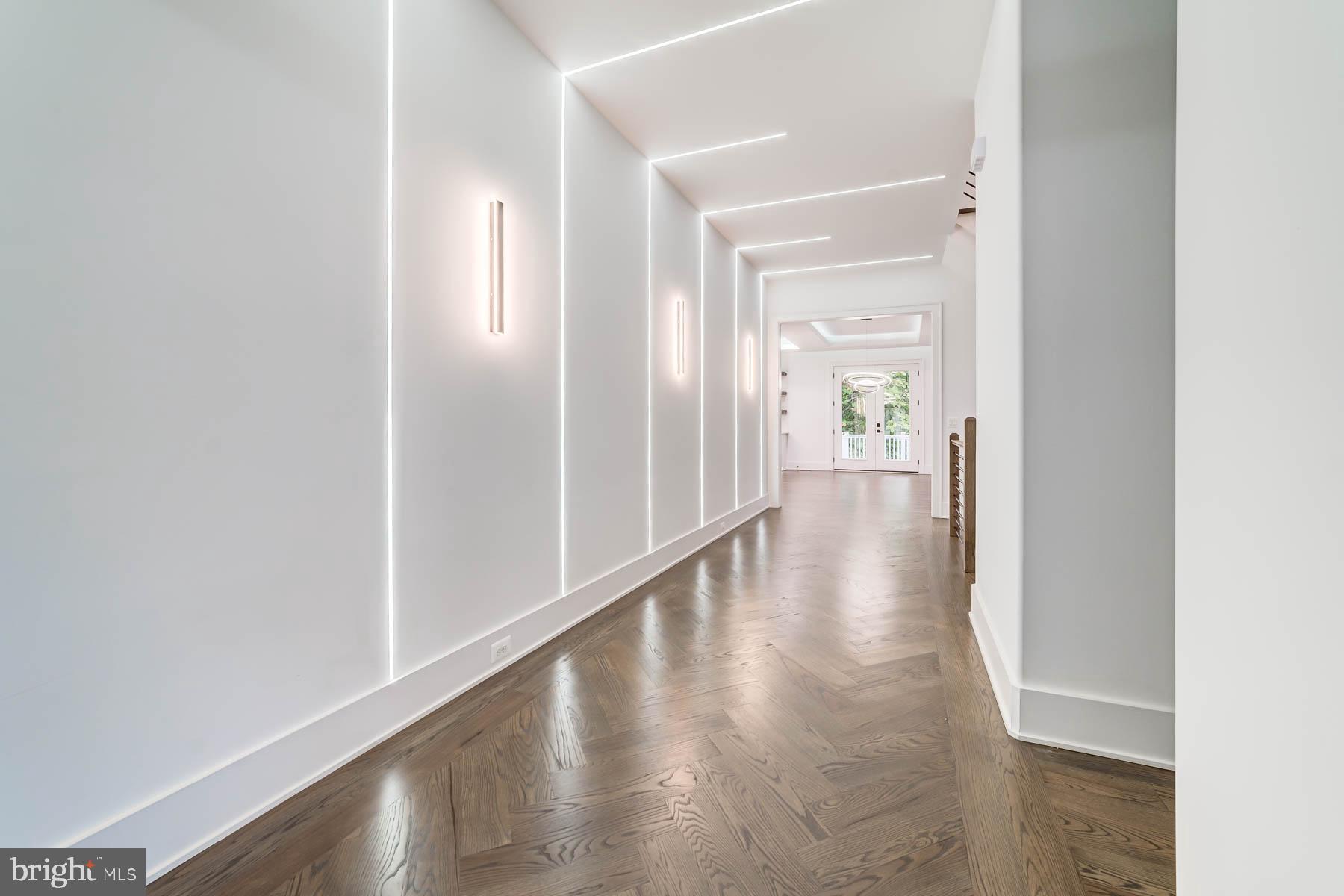 VIENNA WOODS - Residential