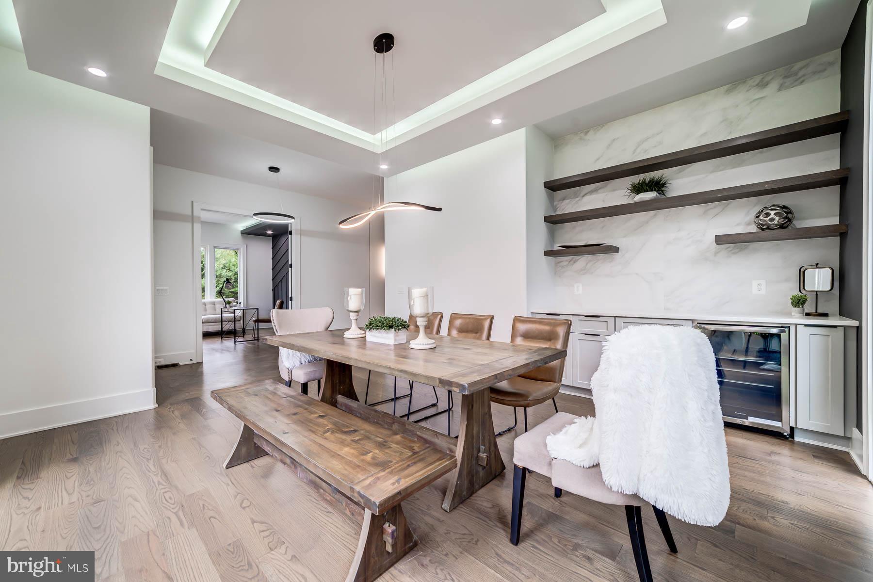 VIENNA WOODS - Residential