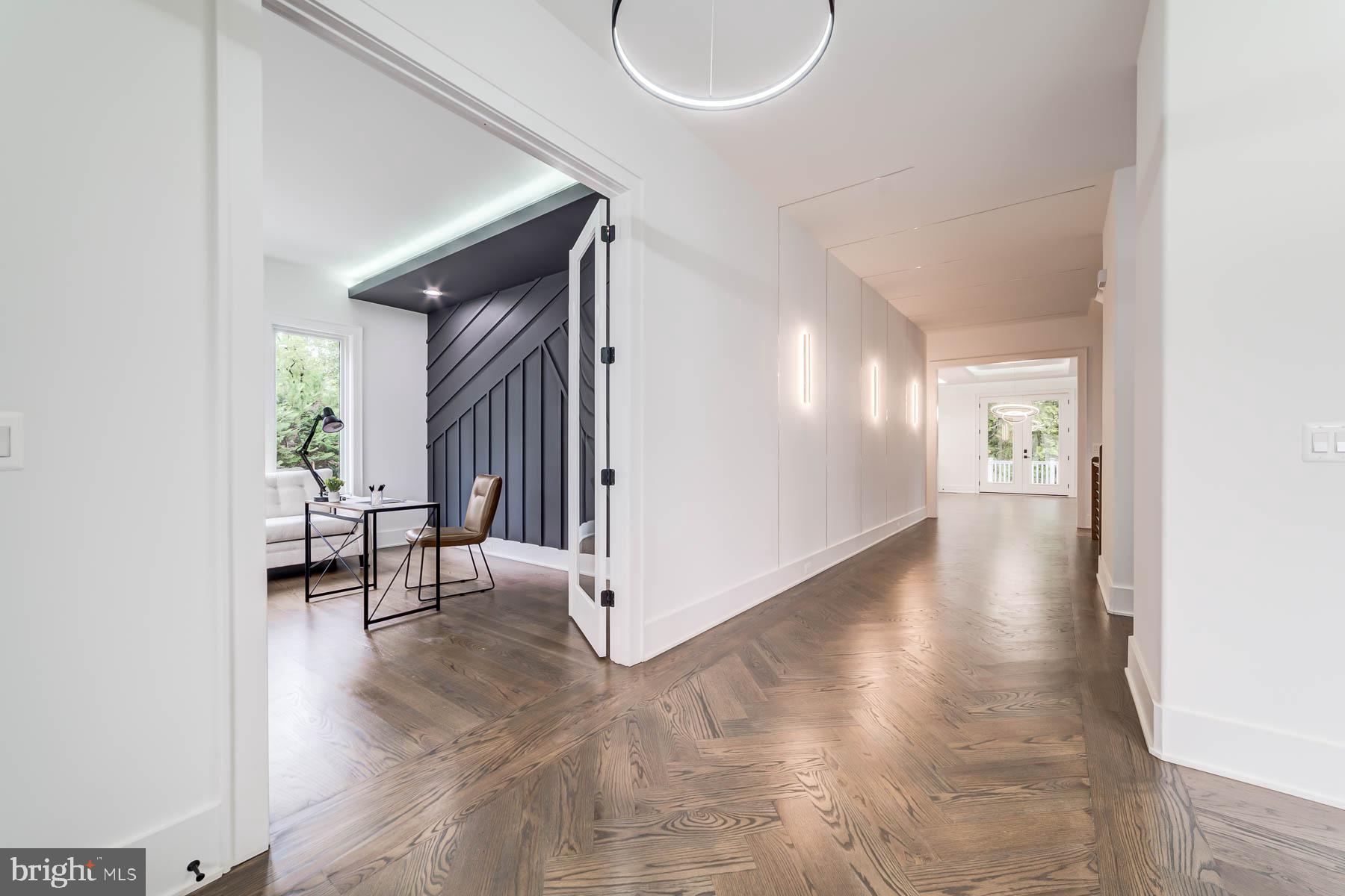 VIENNA WOODS - Residential