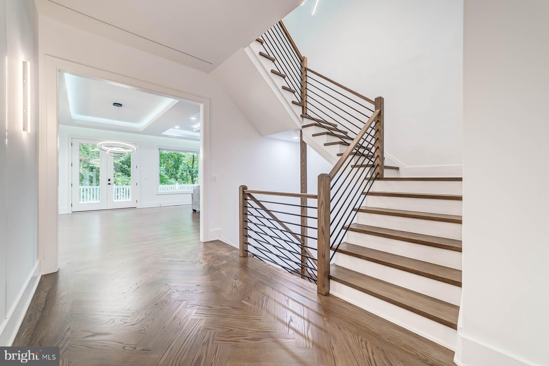 VIENNA WOODS - Residential