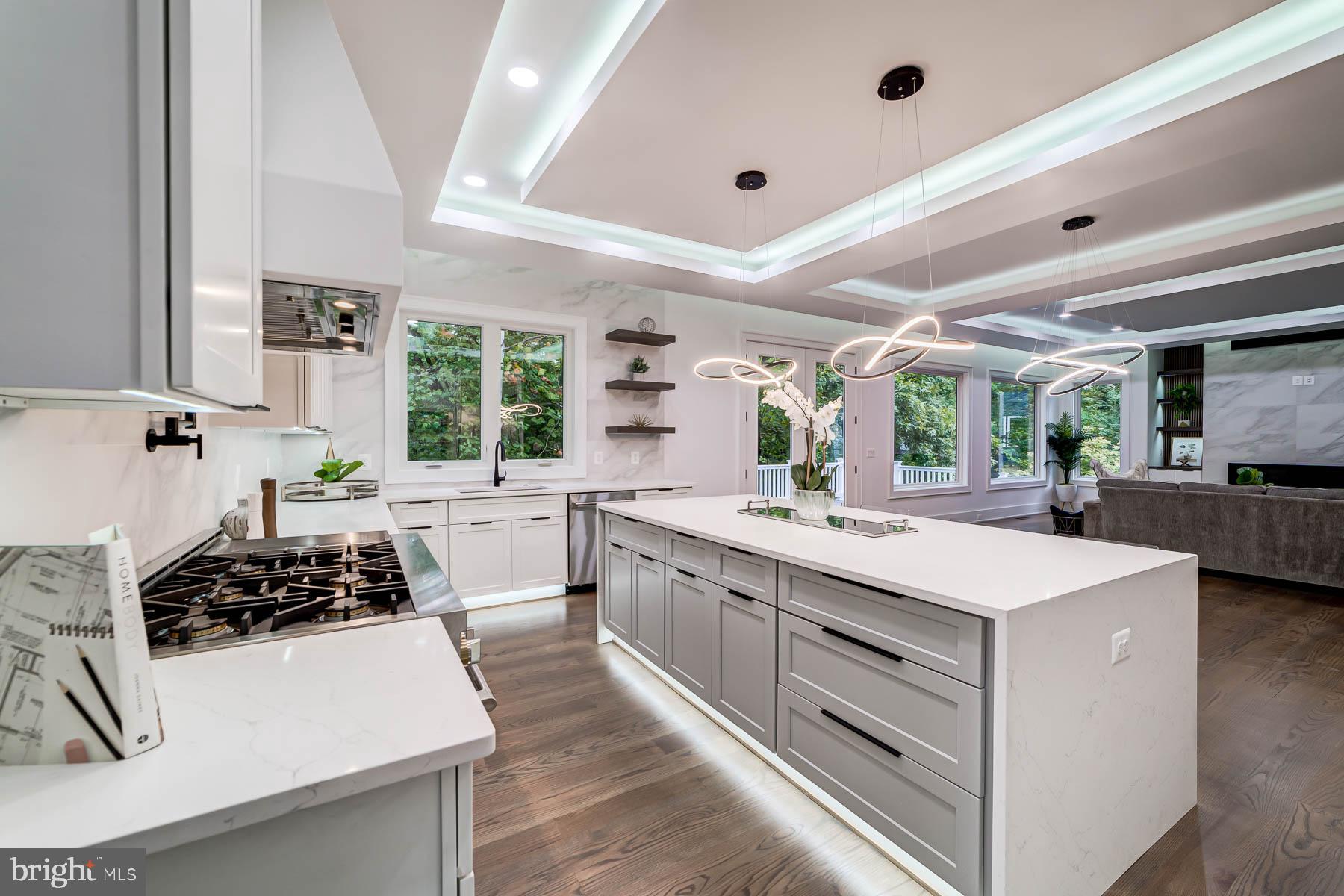 VIENNA WOODS - Residential