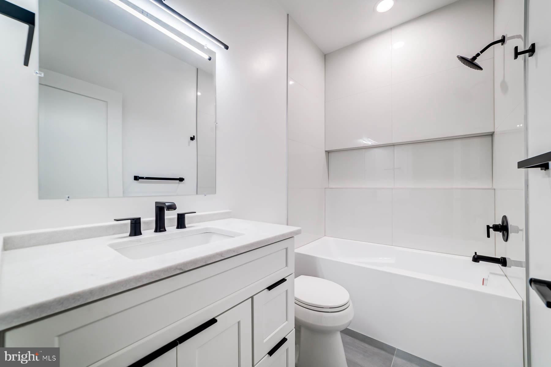 VIENNA WOODS - Residential