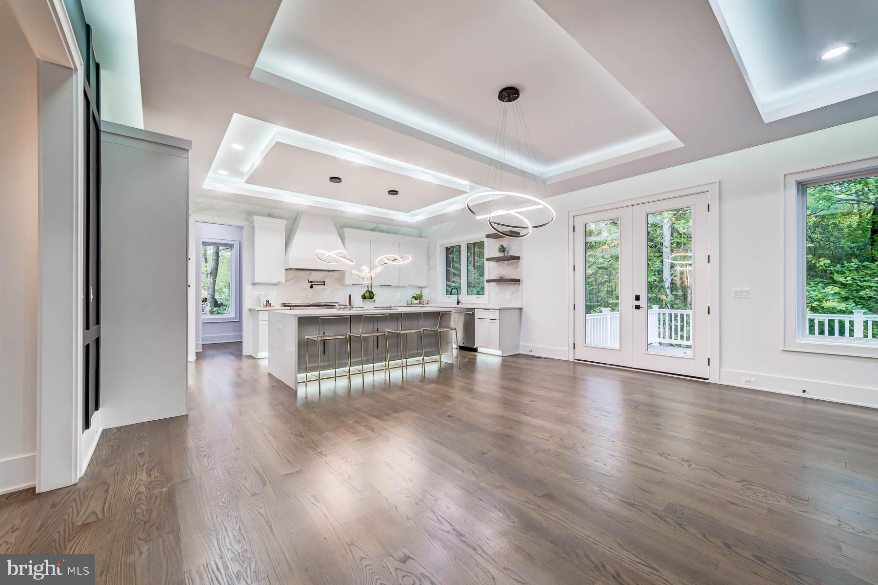 VIENNA WOODS - Residential