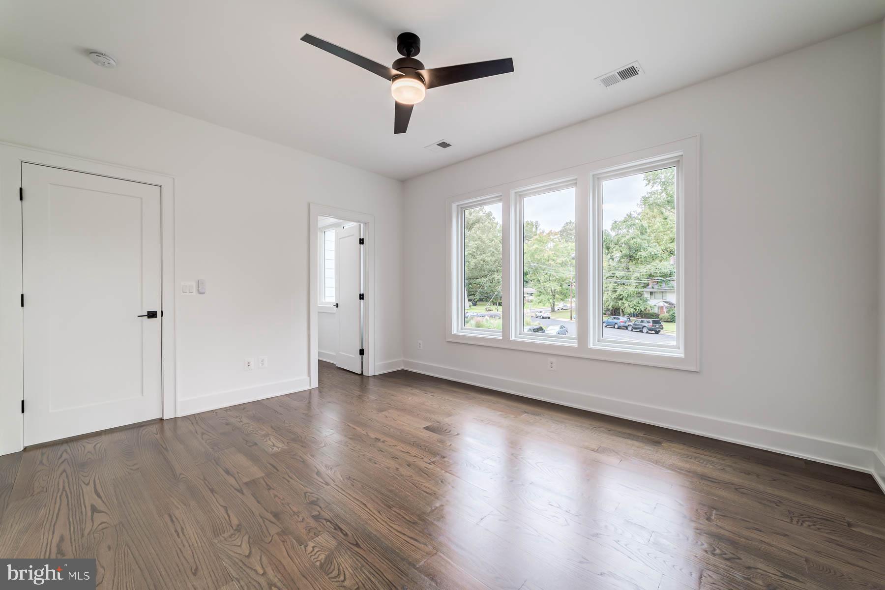 VIENNA WOODS - Residential