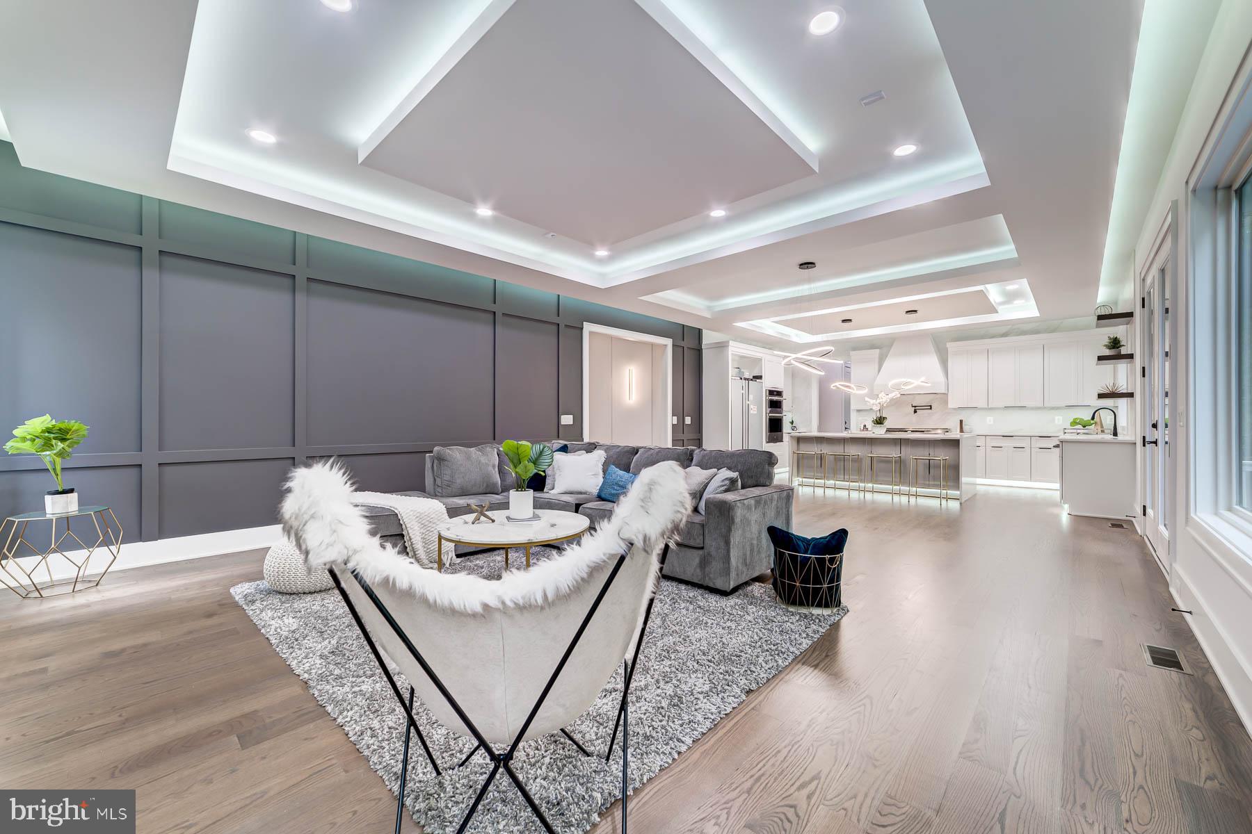 VIENNA WOODS - Residential