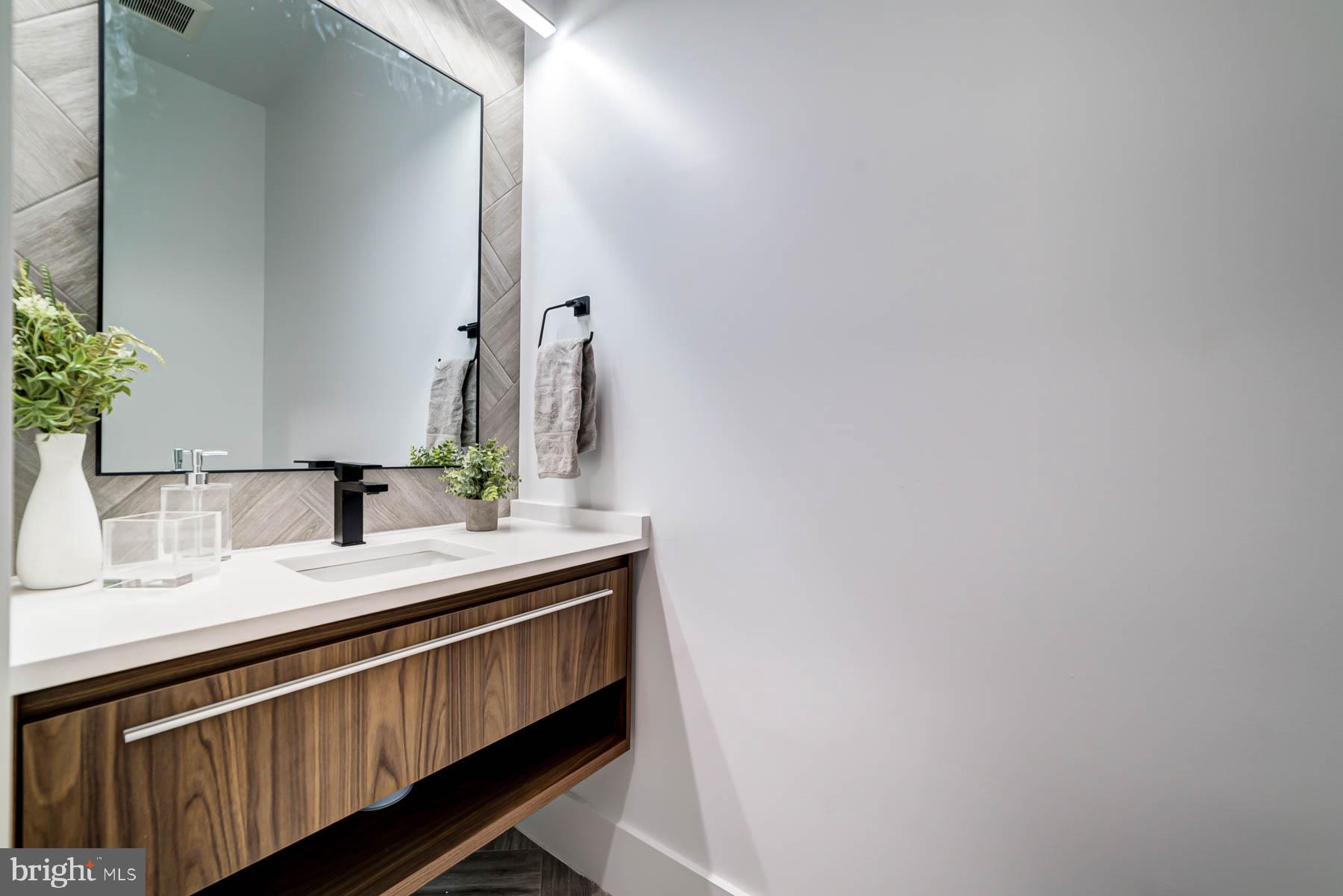 VIENNA WOODS - Residential