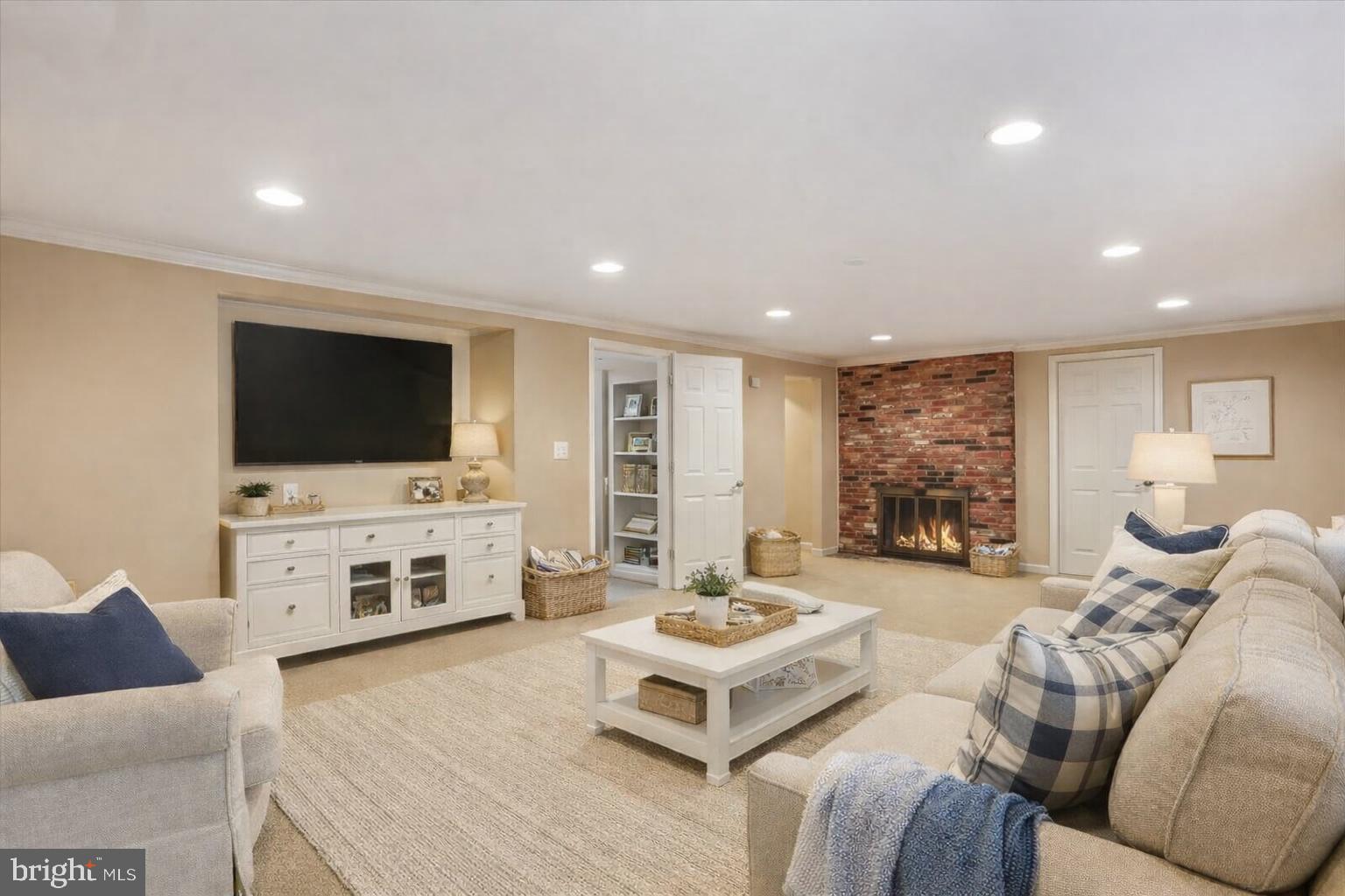 WILDWOOD MANOR - Residential