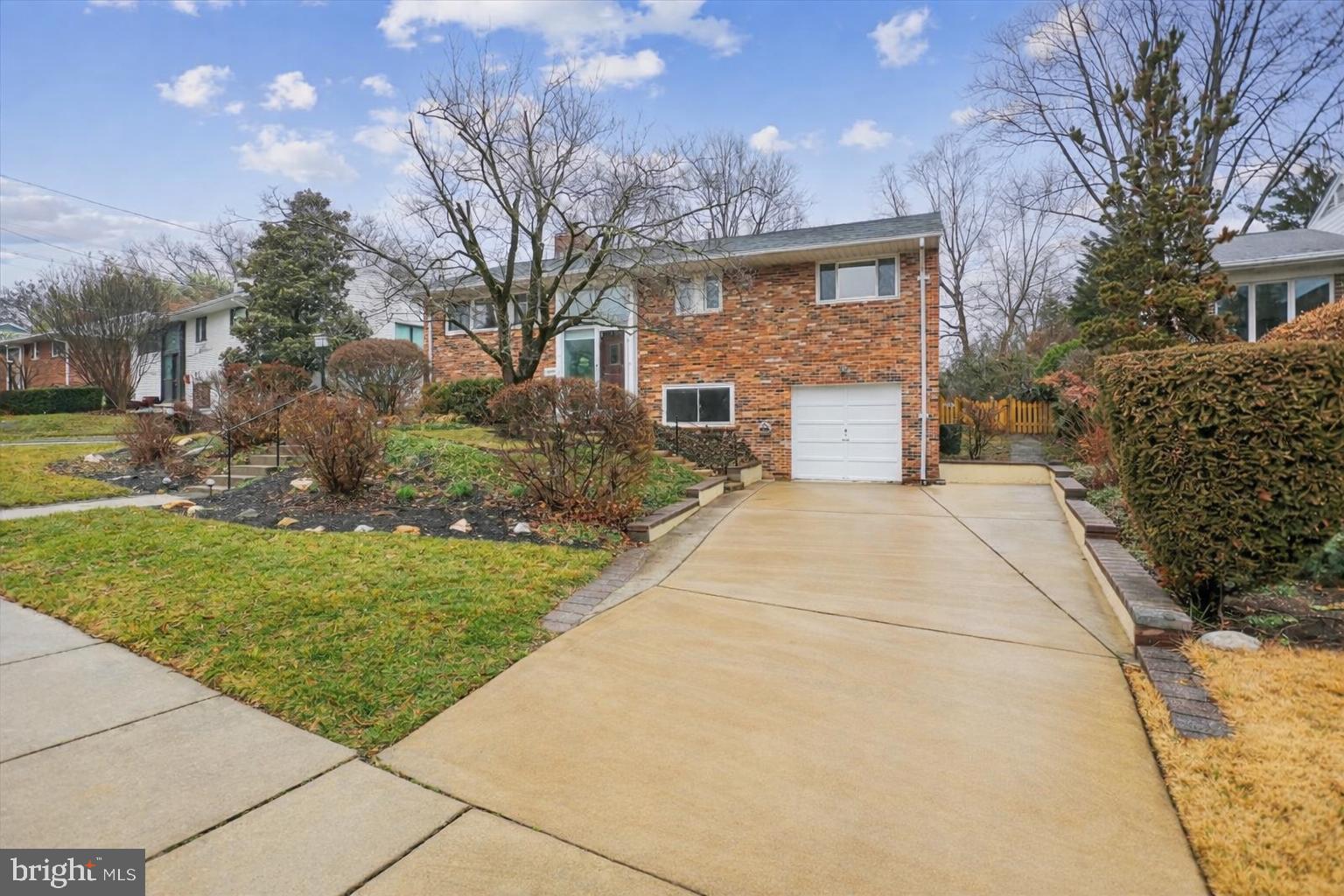 WILDWOOD MANOR - Residential