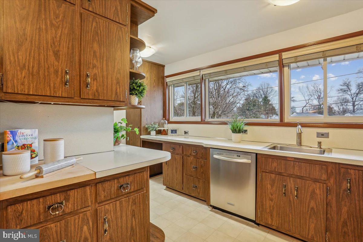 WILDWOOD MANOR - Residential