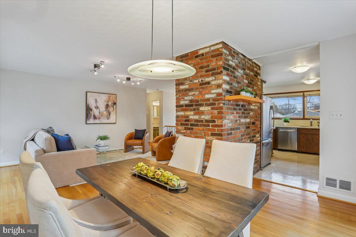 WILDWOOD MANOR - Residential