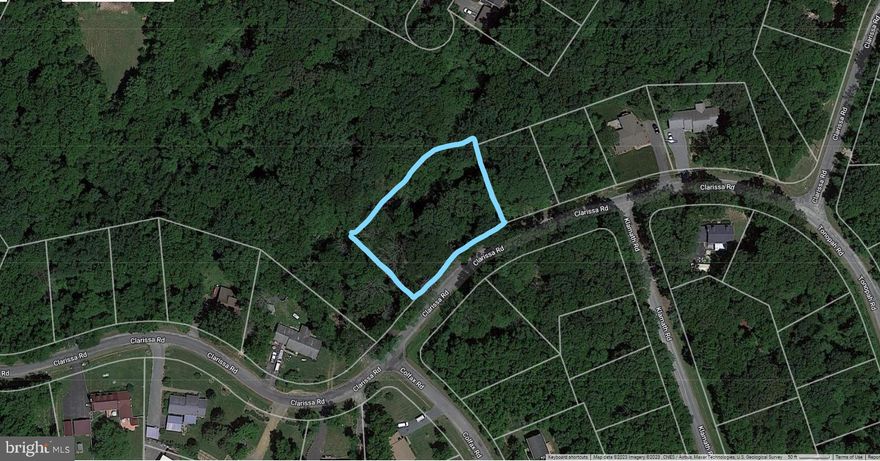 Chesapeake Landing .82 acre wooded building lot with County approved perc site - priced to sell.  Community pier and ramp, close to Worton and Chestertown.
