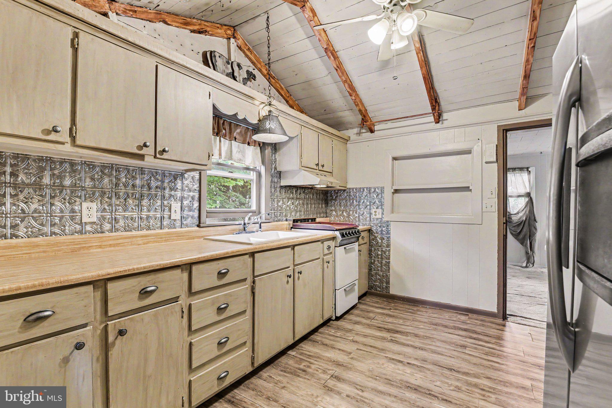 623 RIDGE ROAD
