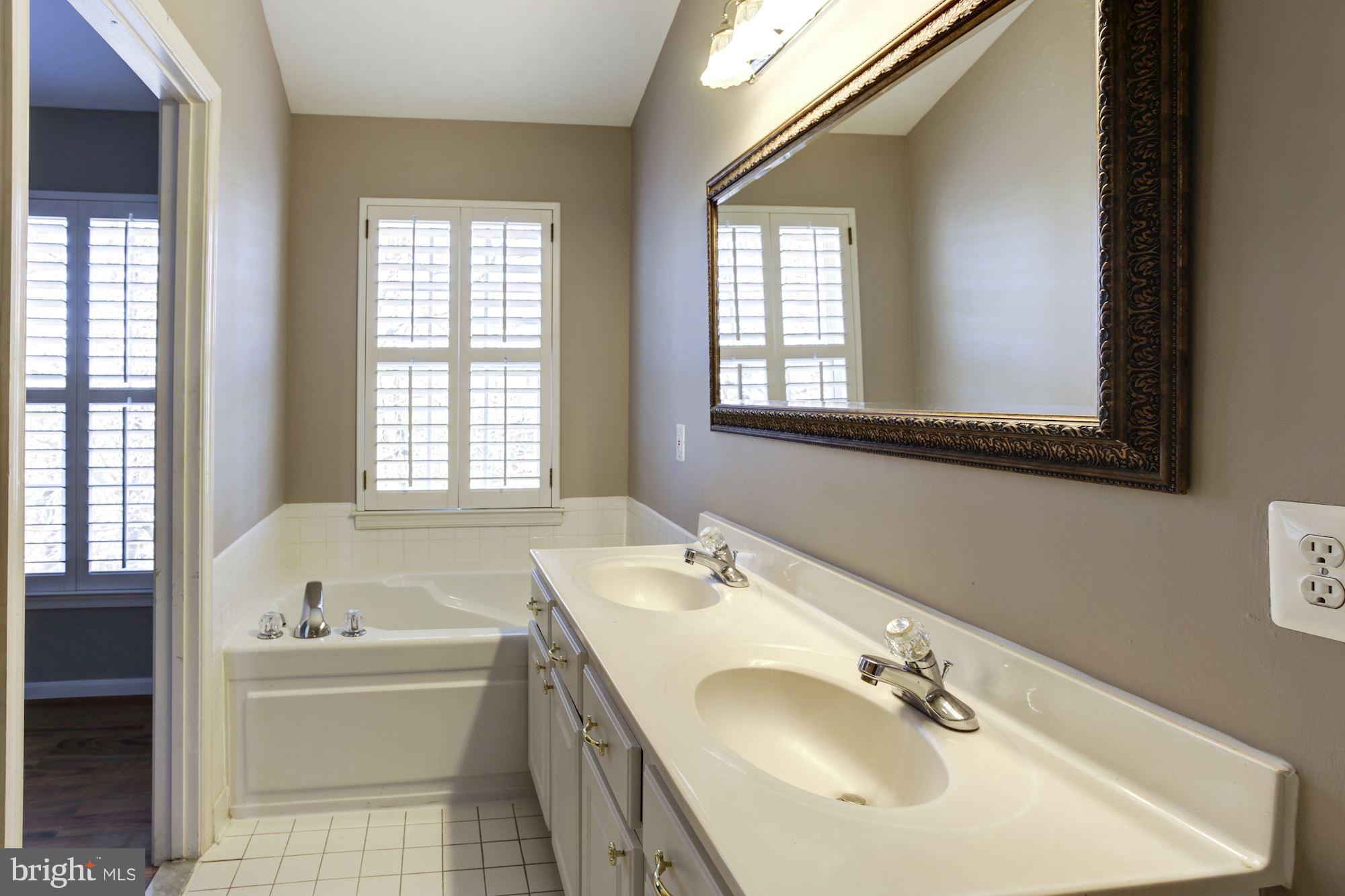 HARBOUR GATES - Residential