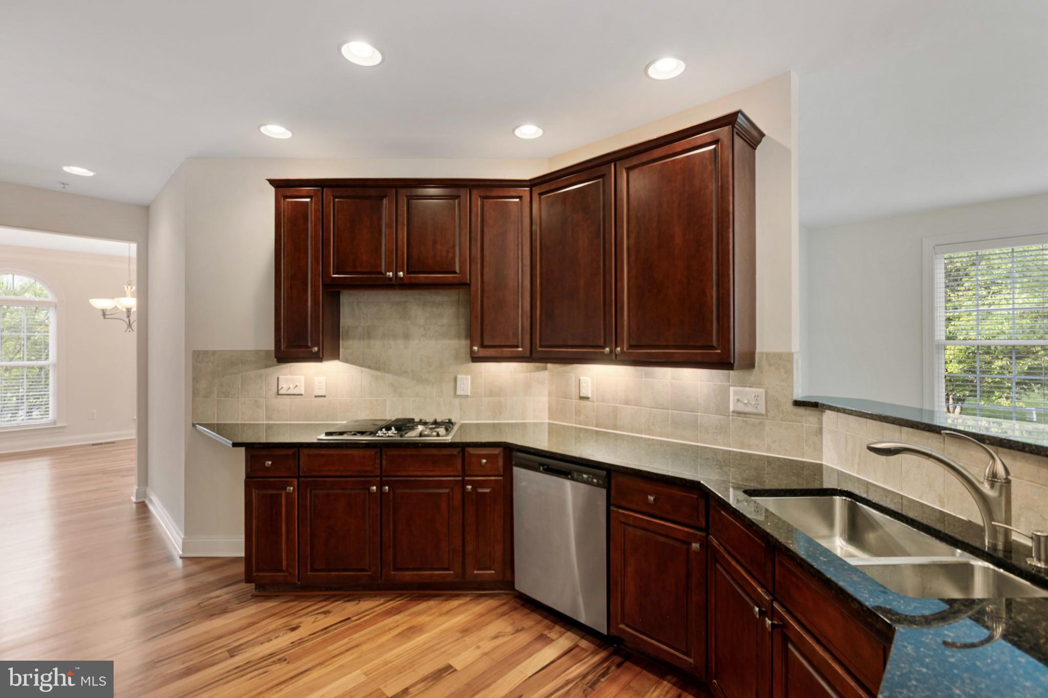 MARLBORO RIDGE - Residential