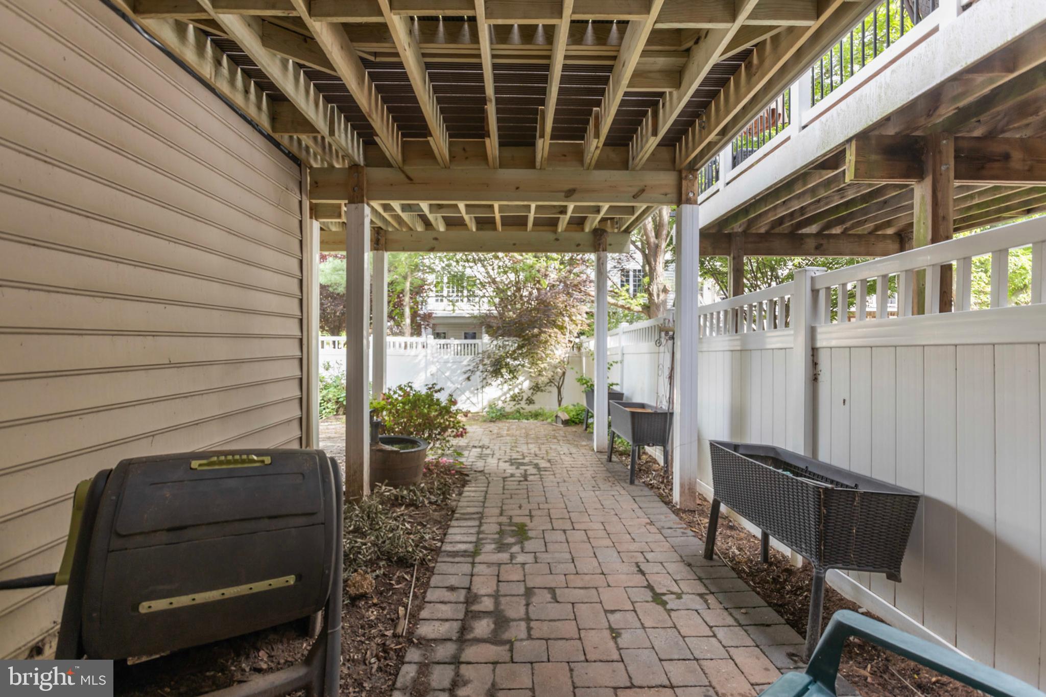 MARLBORO RIDGE - Residential