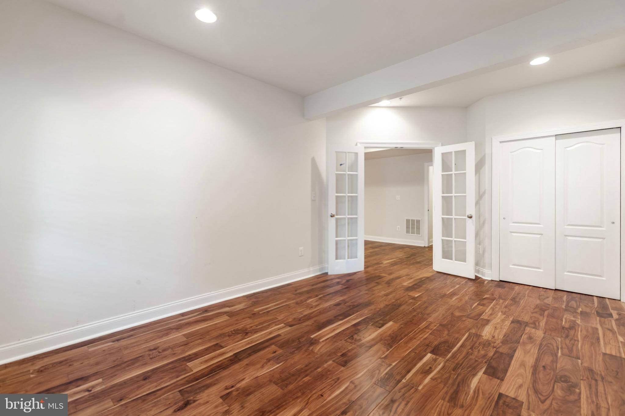 MARLBORO RIDGE - Residential