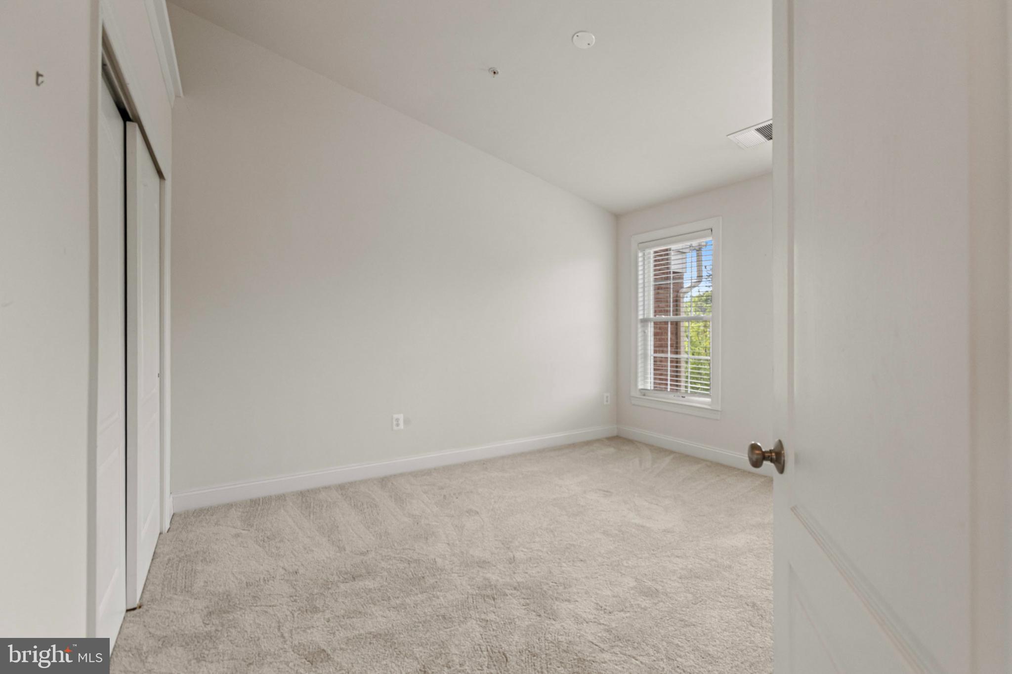 MARLBORO RIDGE - Residential