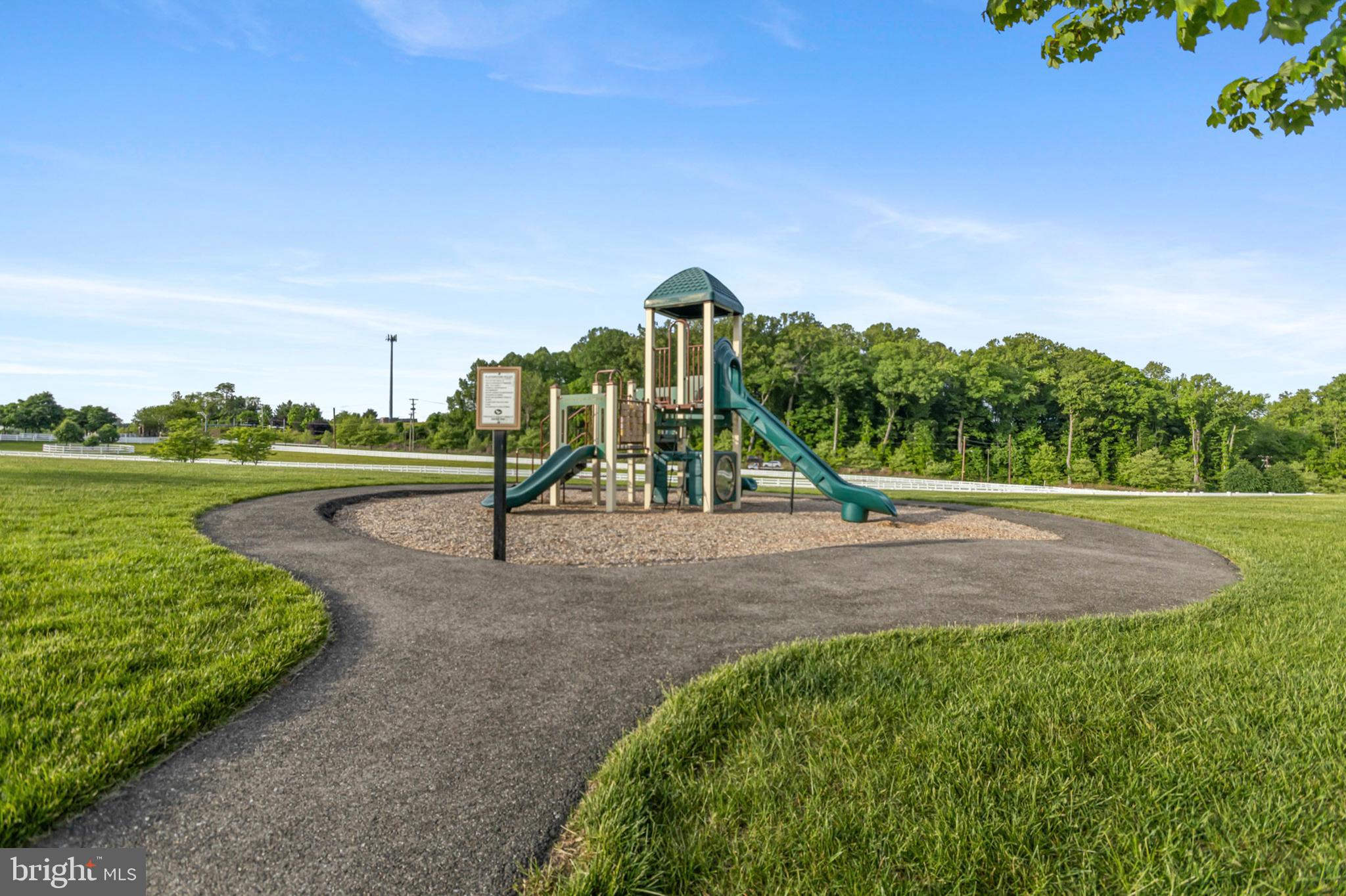 MARLBORO RIDGE - Residential