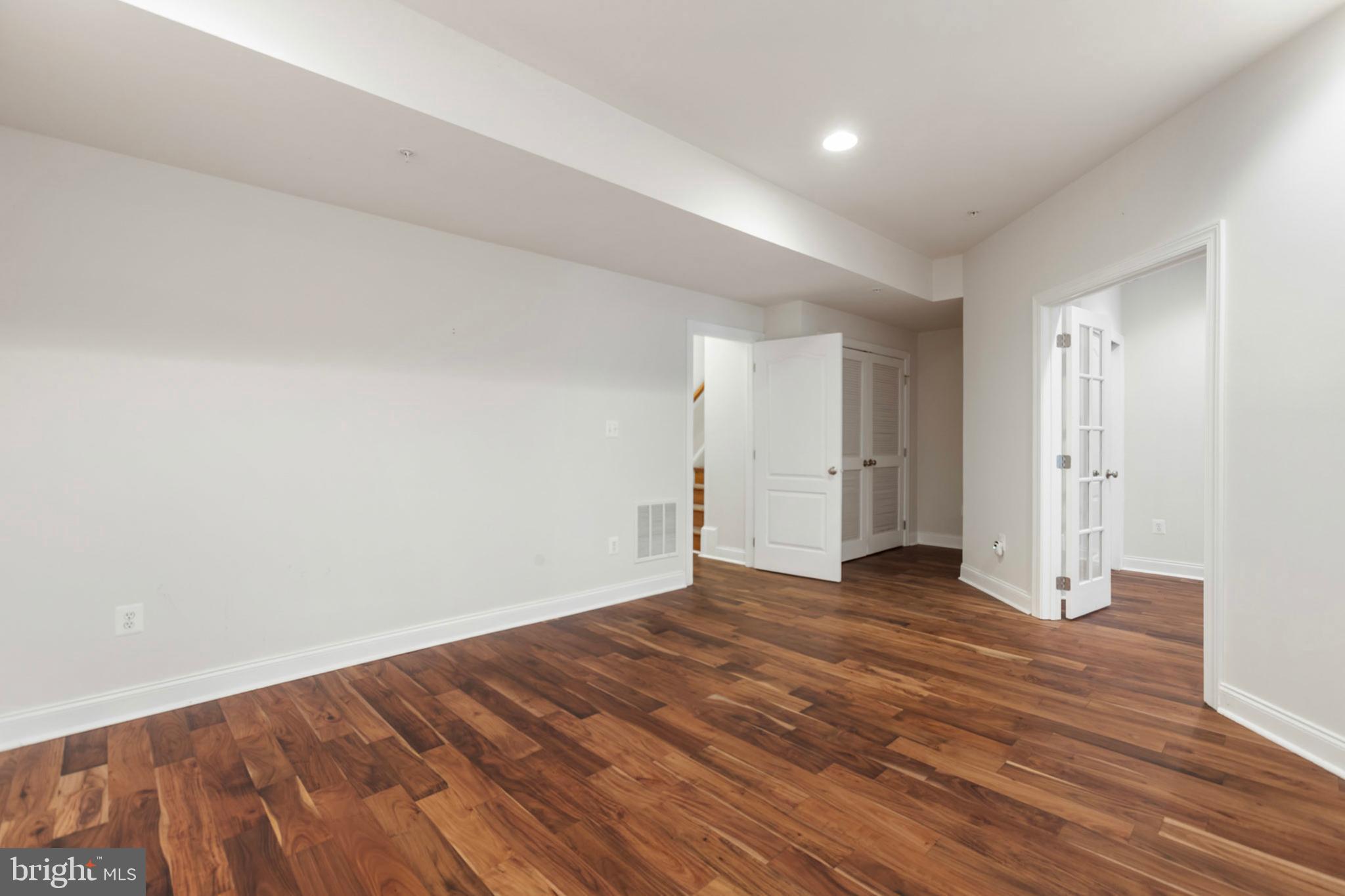 MARLBORO RIDGE - Residential