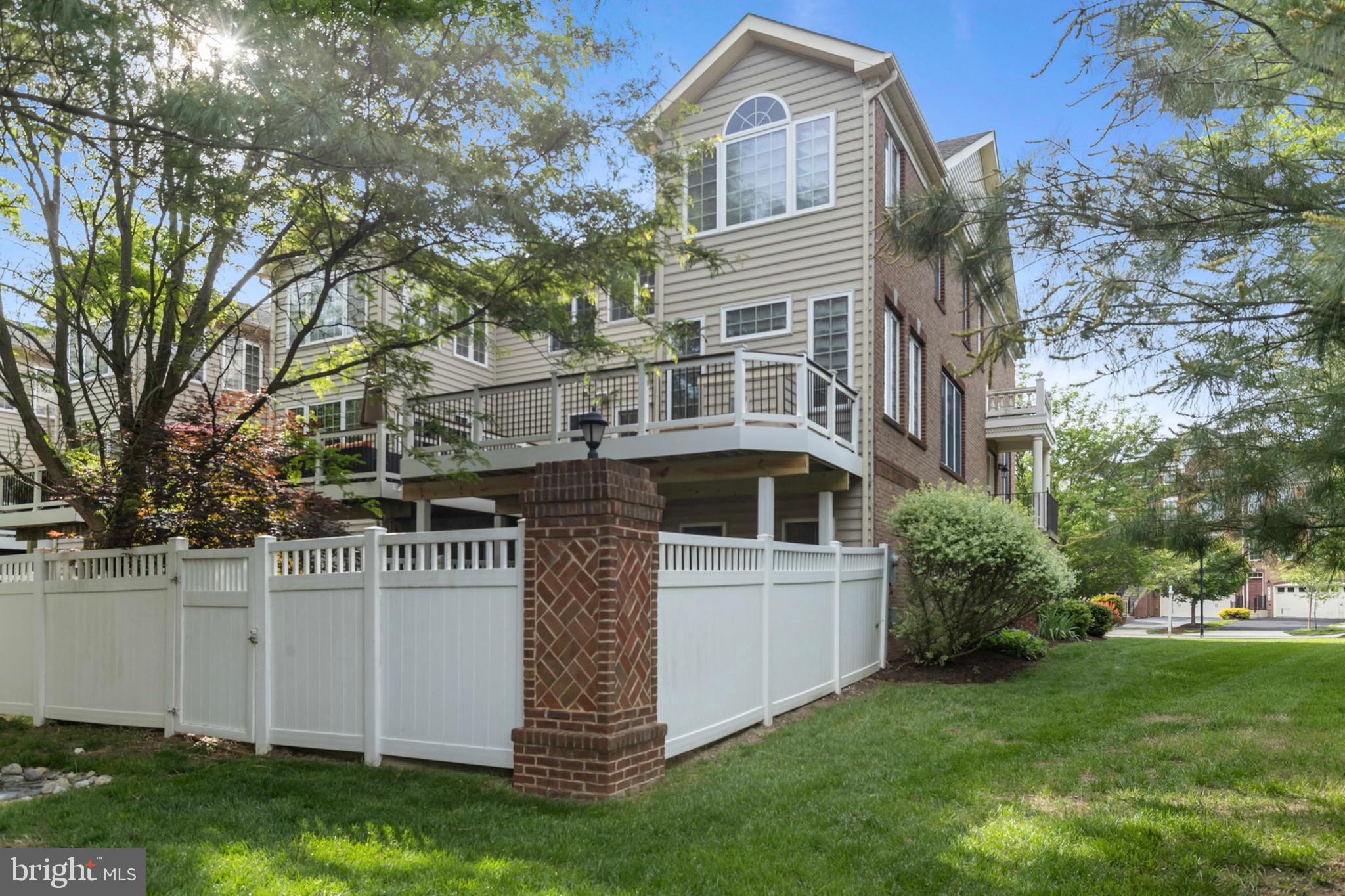 MARLBORO RIDGE - Residential