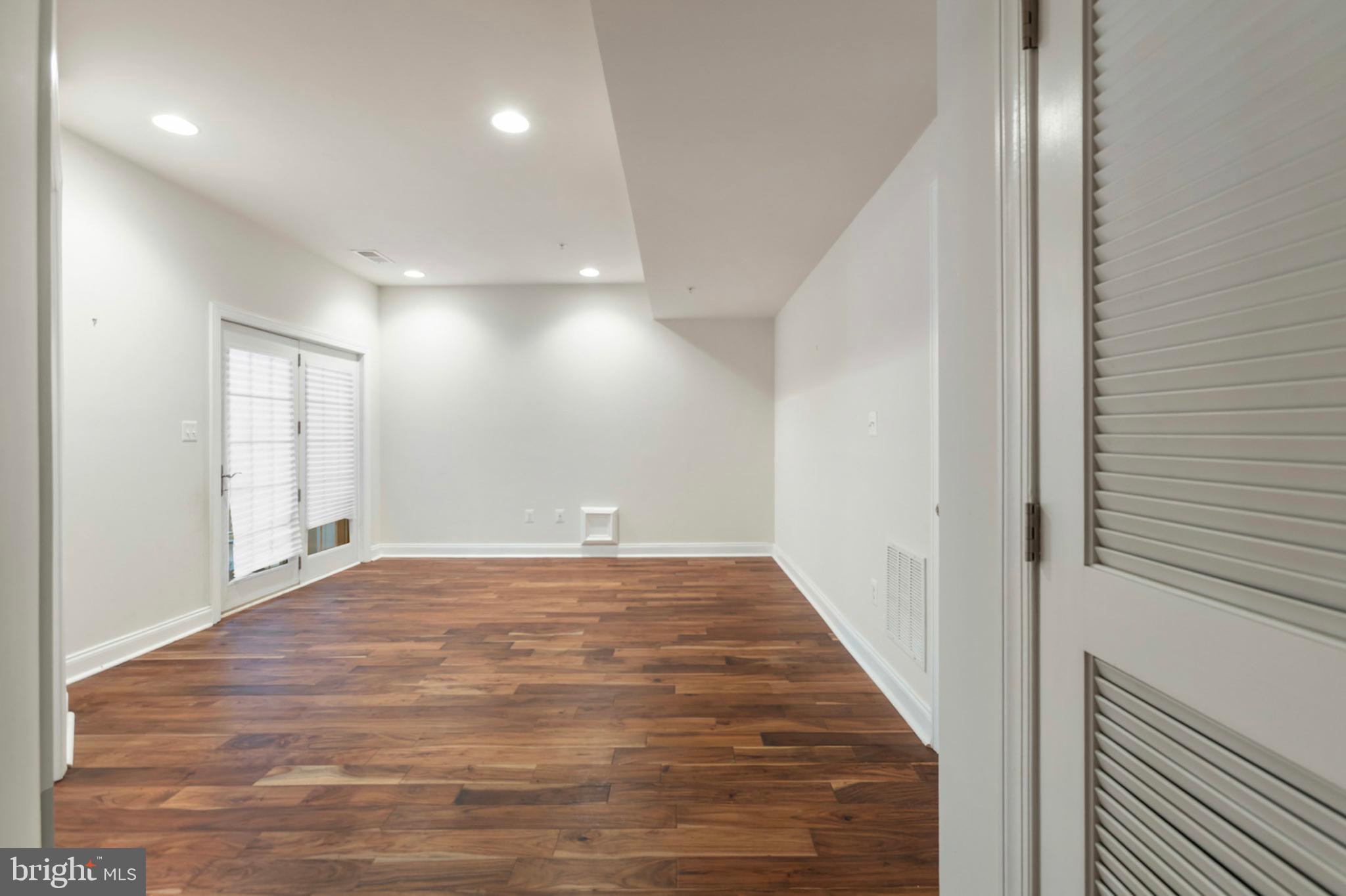 MARLBORO RIDGE - Residential