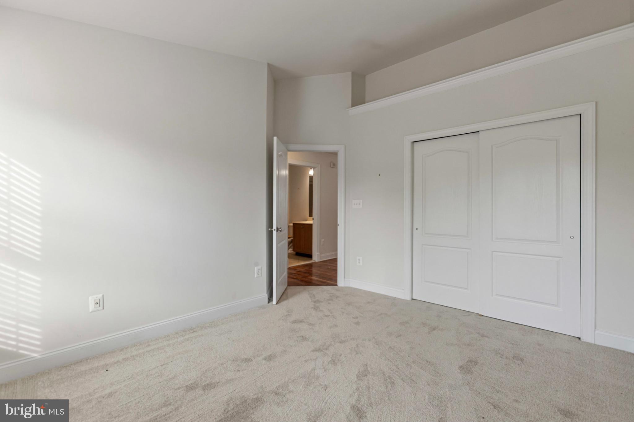 MARLBORO RIDGE - Residential