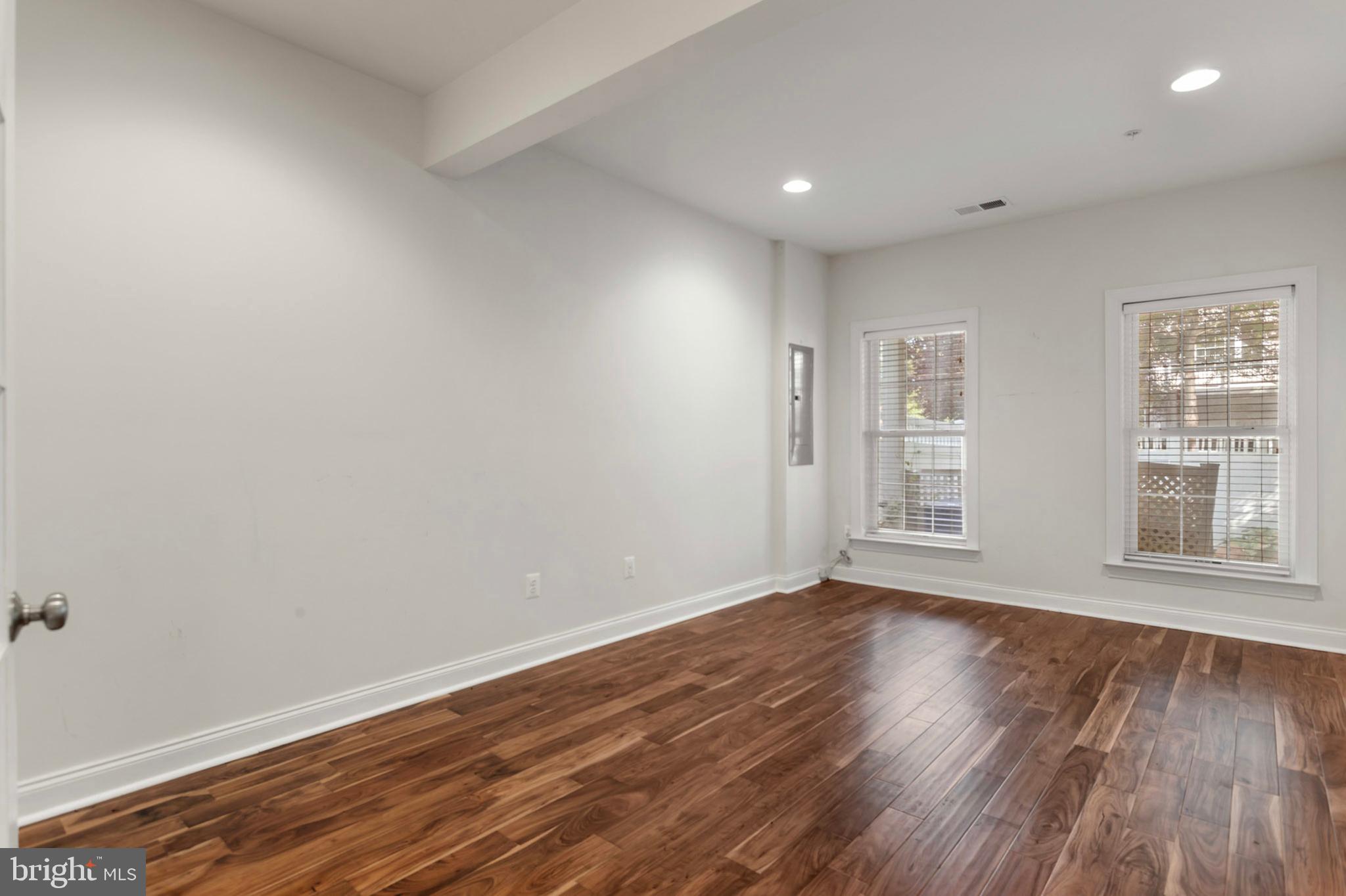 MARLBORO RIDGE - Residential