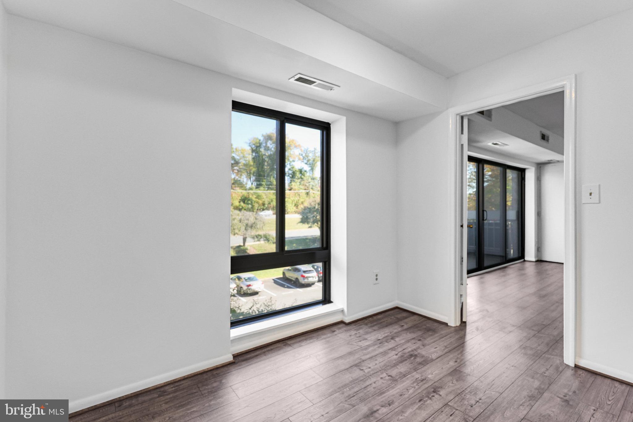 LAFAYETTE PARK CONDOMINIUM - Residential Lease