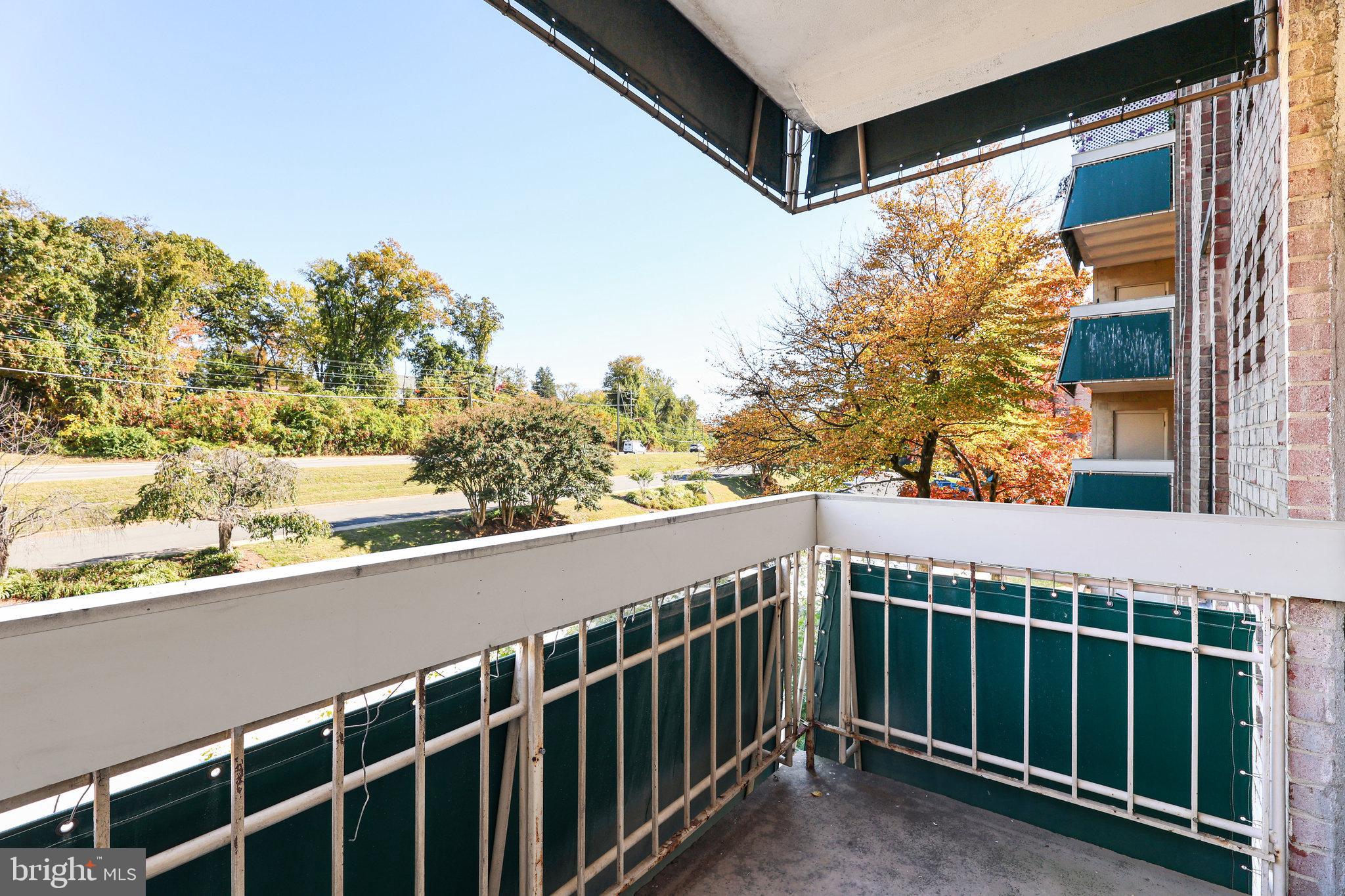 LAFAYETTE PARK CONDOMINIUM - Residential Lease