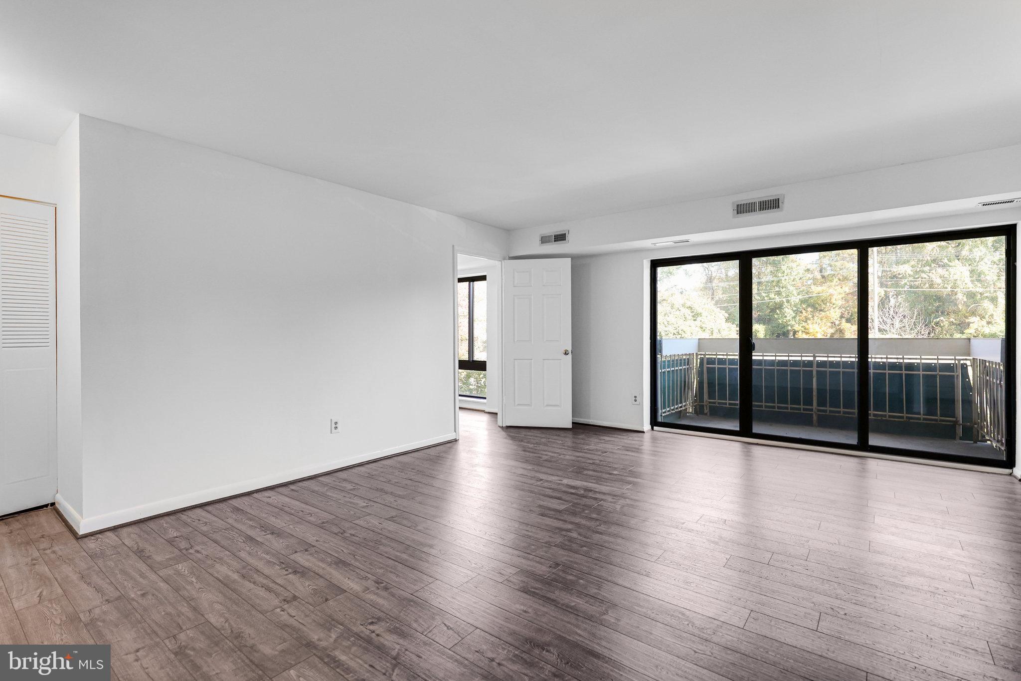 LAFAYETTE PARK CONDOMINIUM - Residential Lease