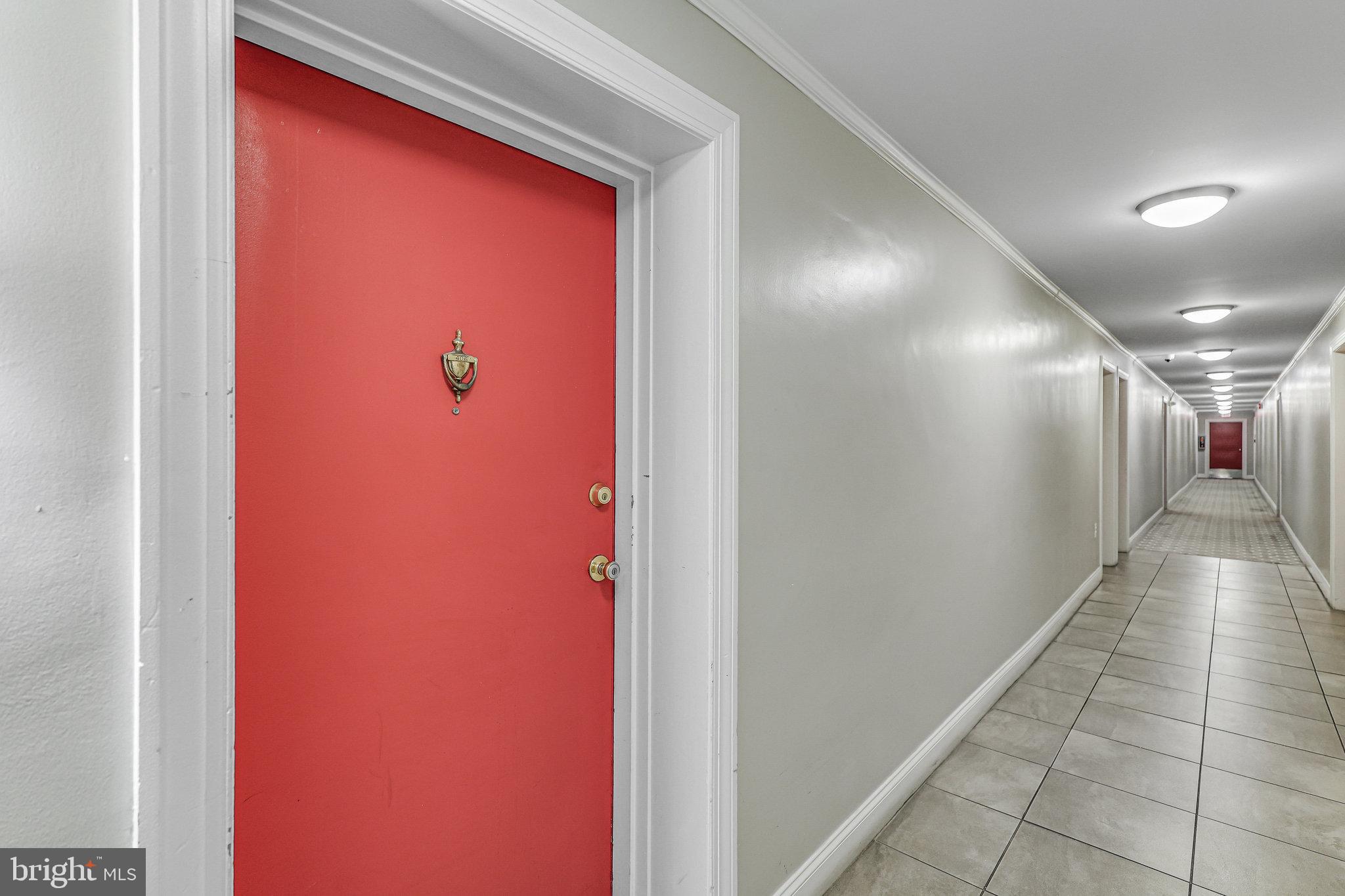 LAFAYETTE PARK CONDOMINIUM - Residential Lease