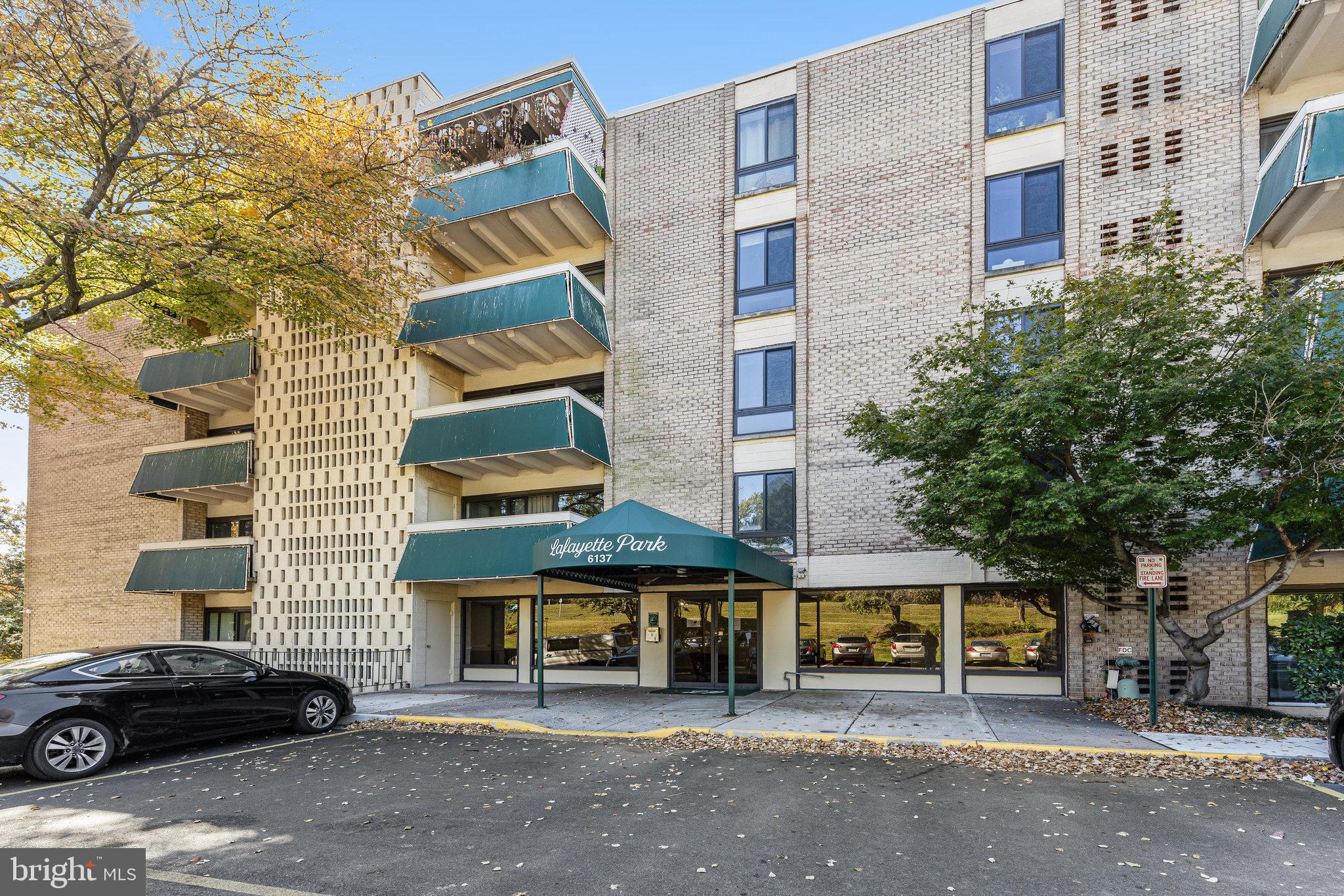 LAFAYETTE PARK CONDOMINIUM - Residential Lease