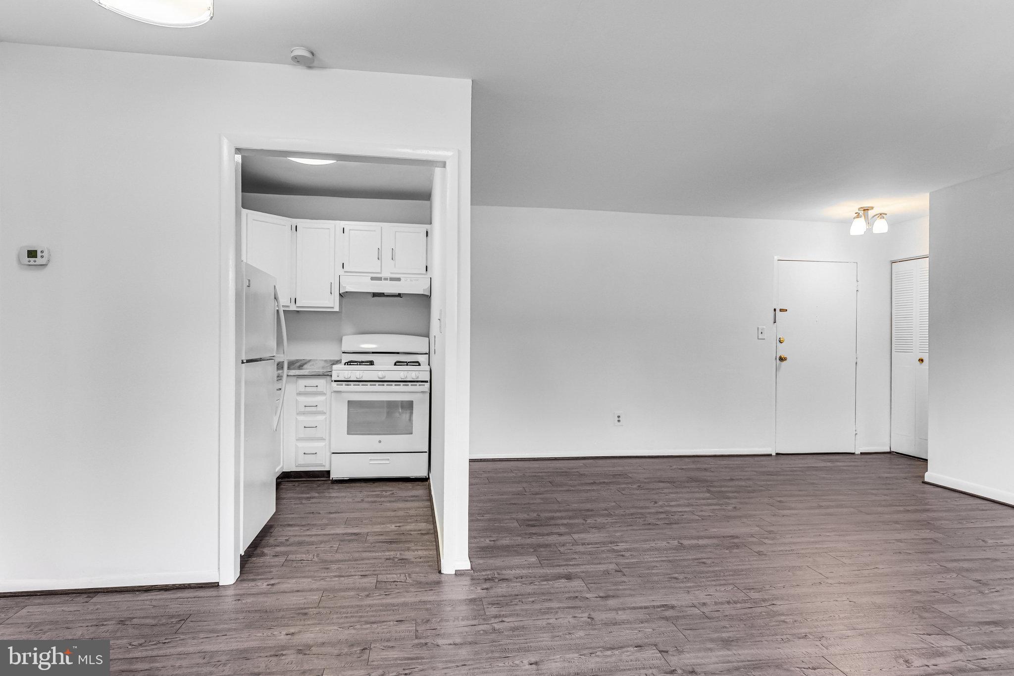 LAFAYETTE PARK CONDOMINIUM - Residential Lease