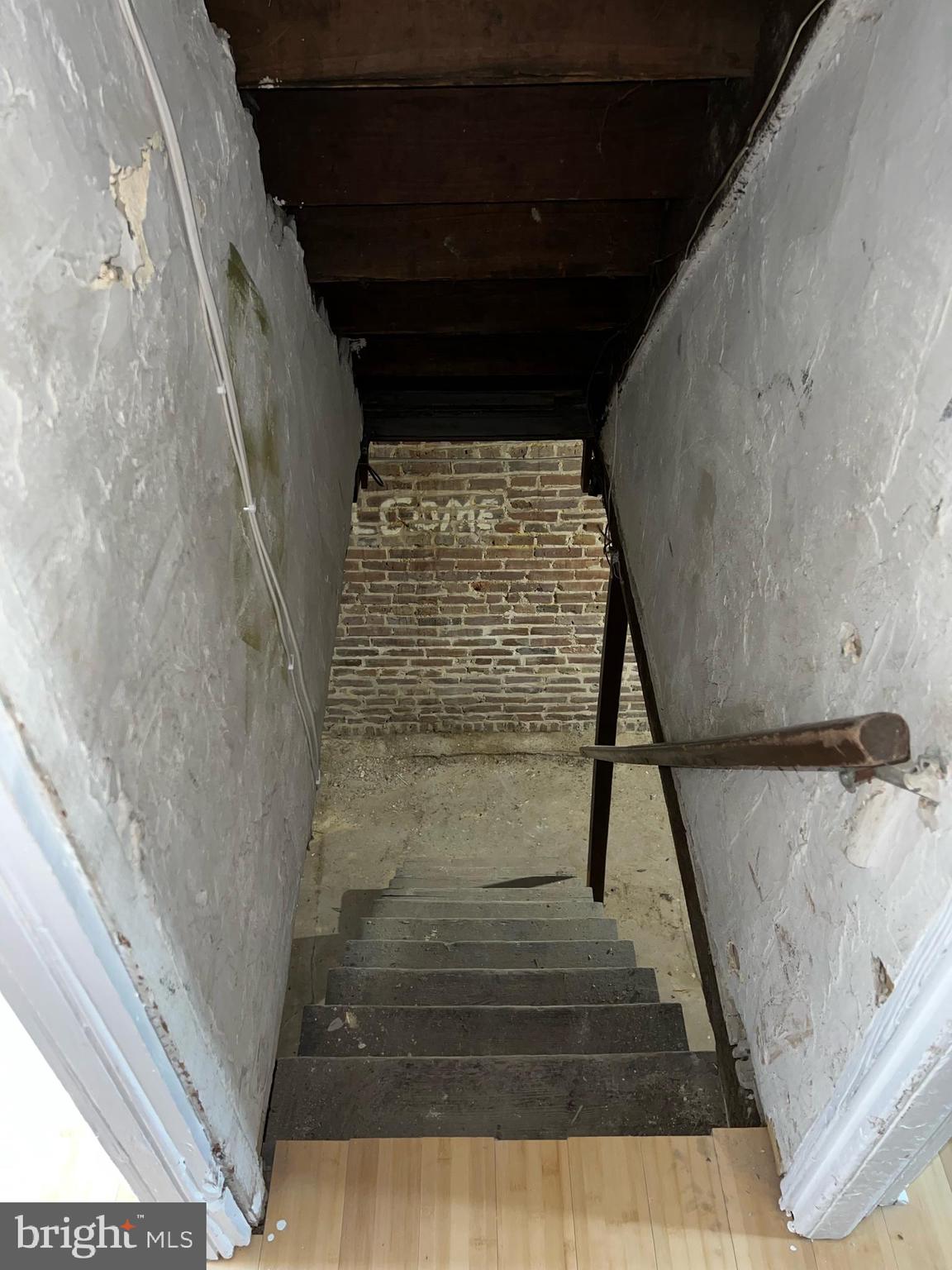 BROADWAY EAST - Residential