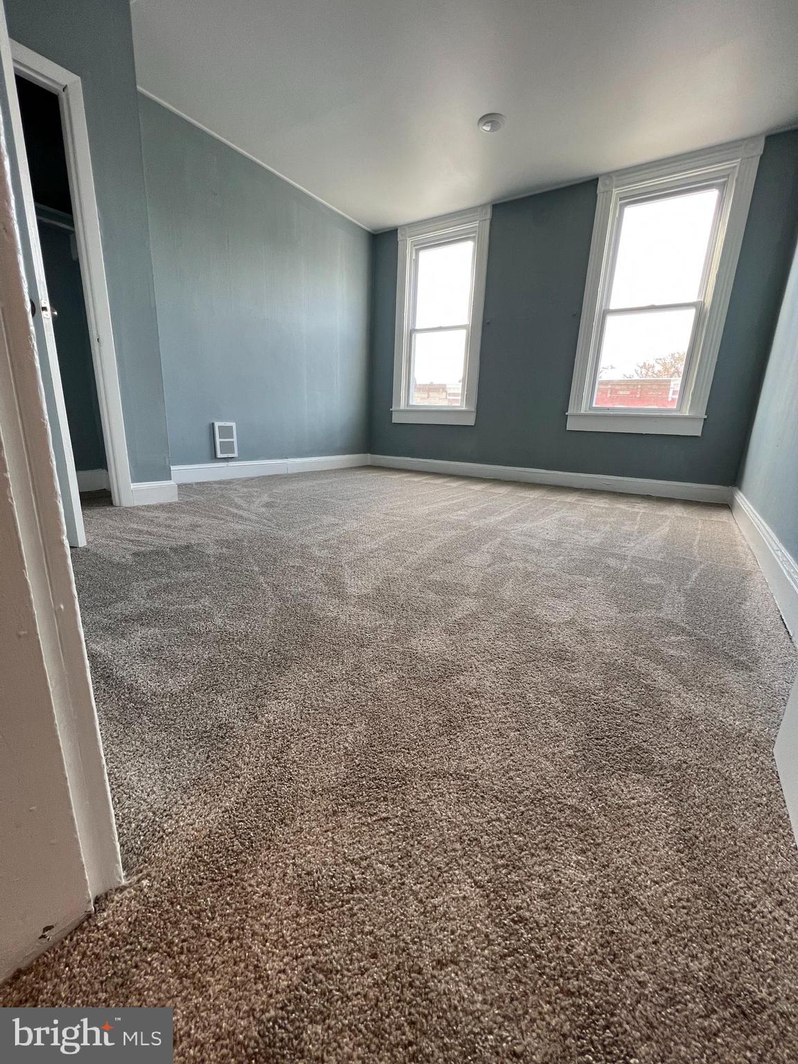 BROADWAY EAST - Residential