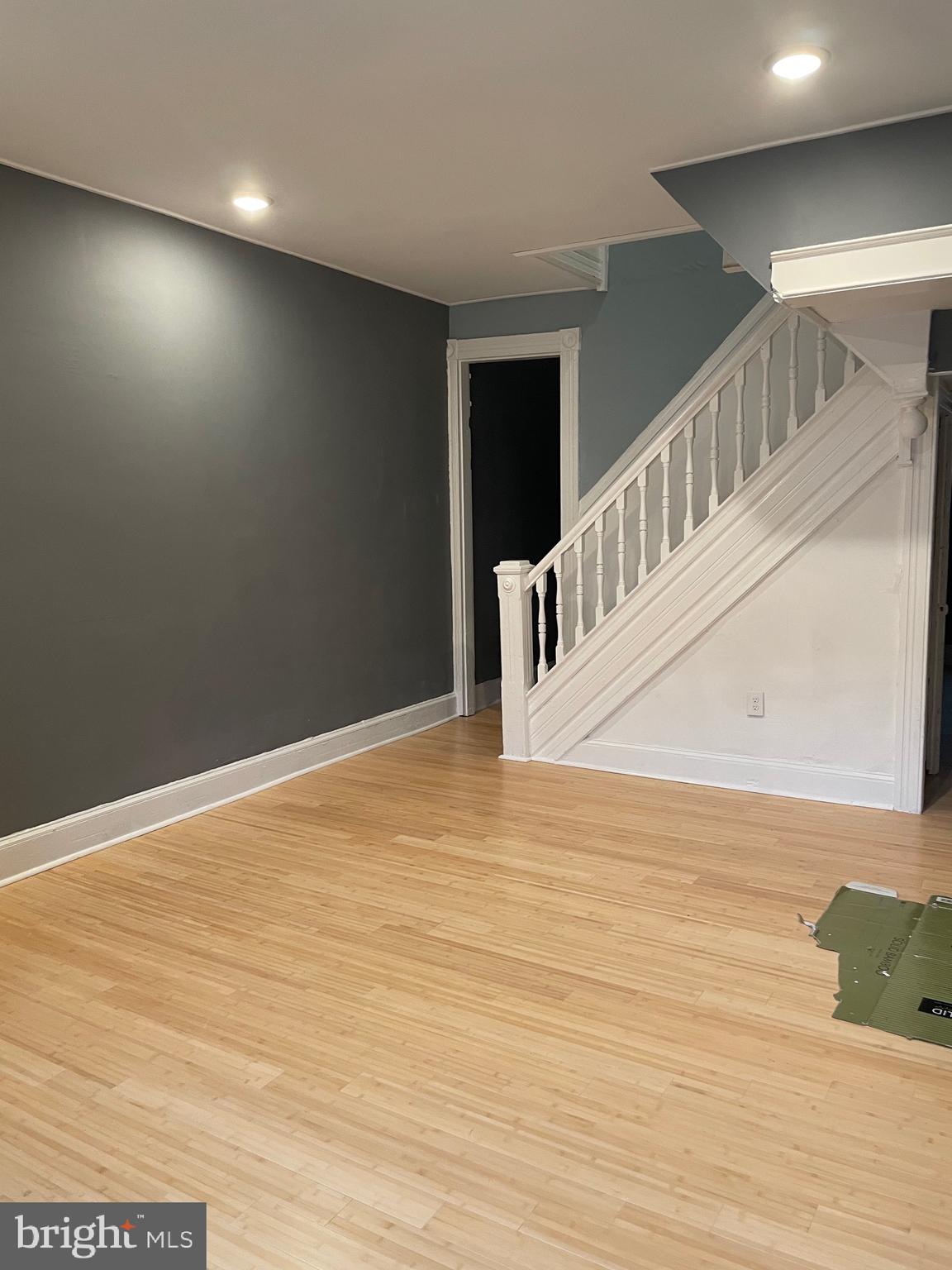 BROADWAY EAST - Residential