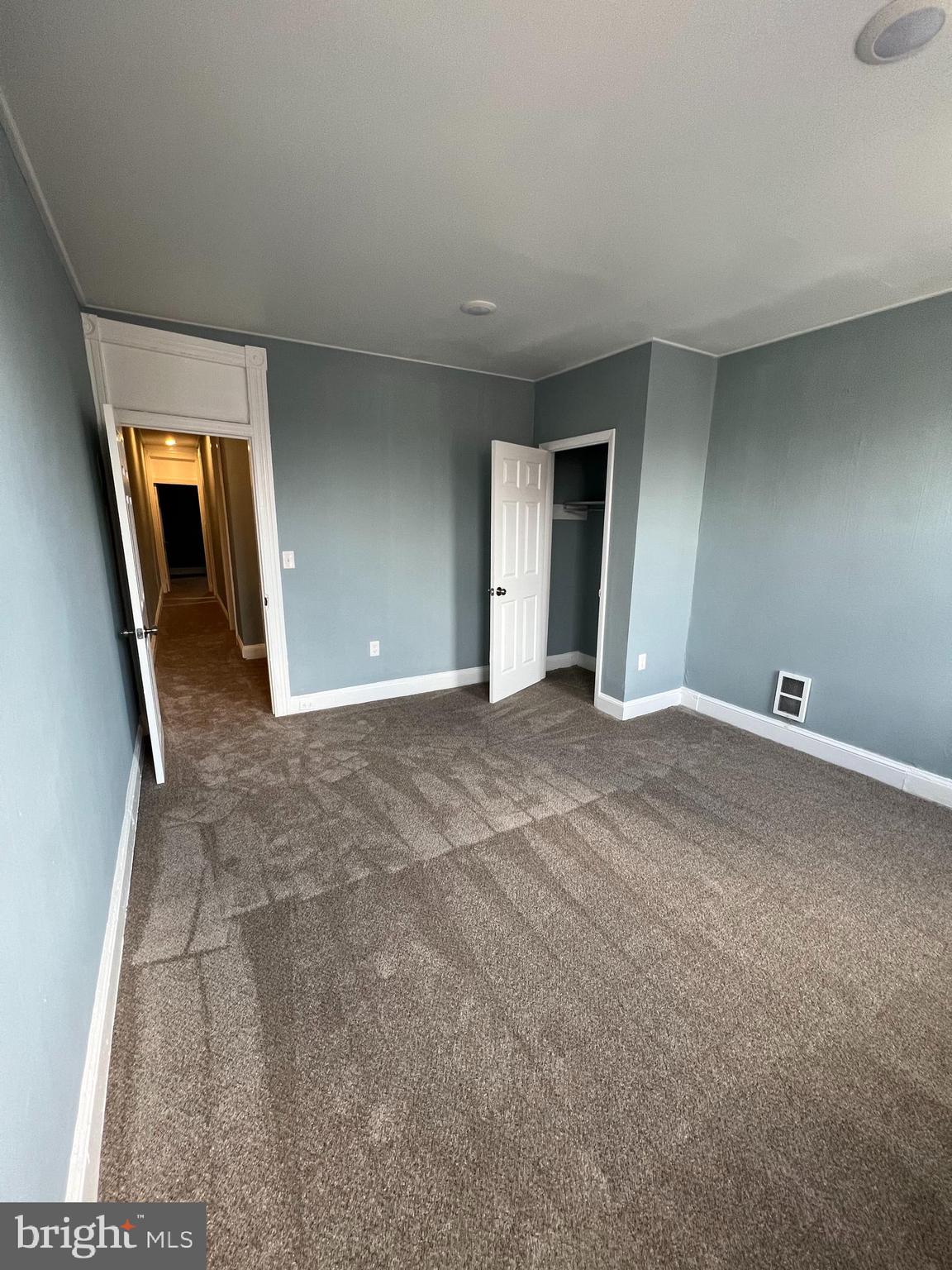 BROADWAY EAST - Residential