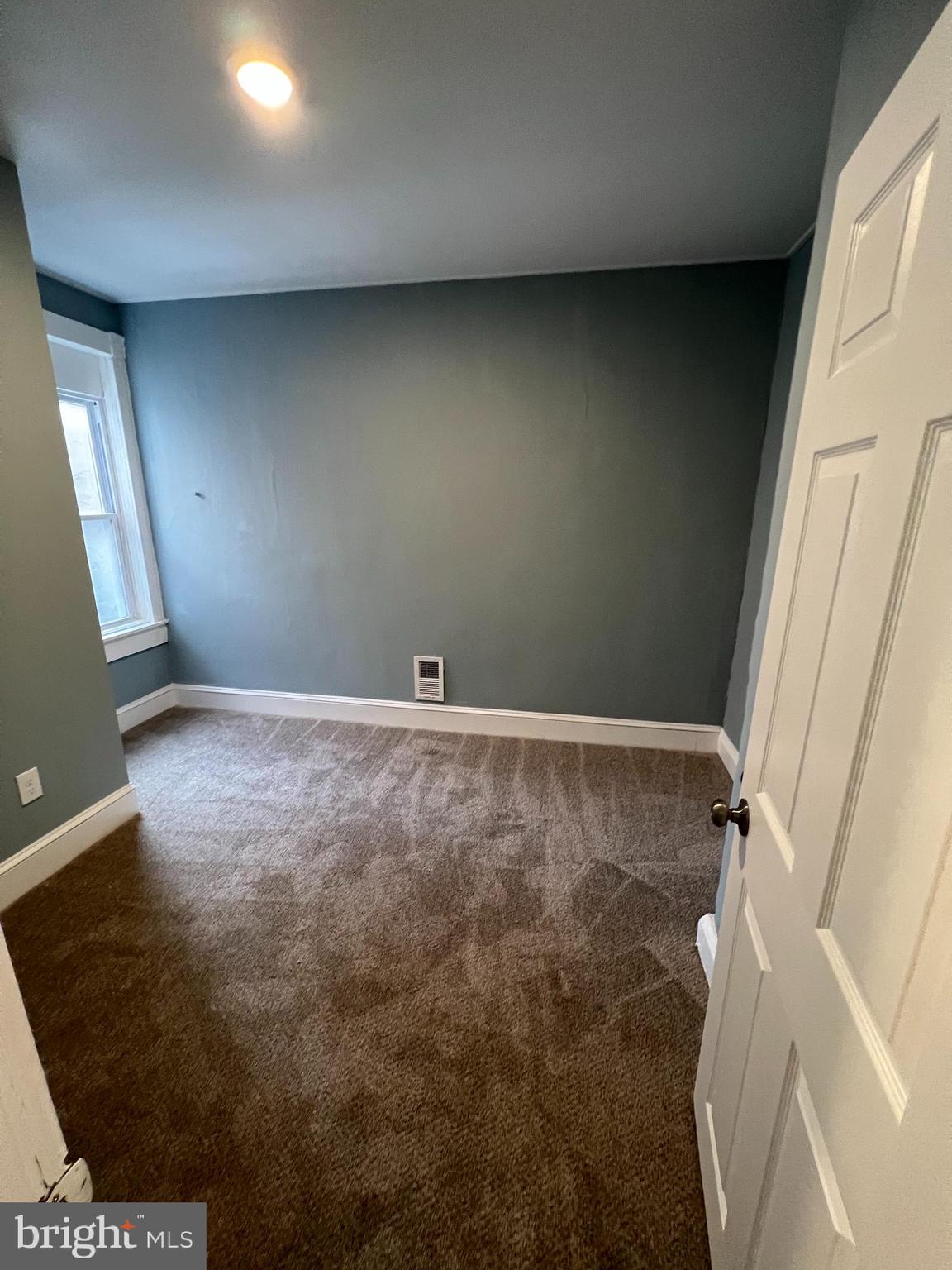 BROADWAY EAST - Residential