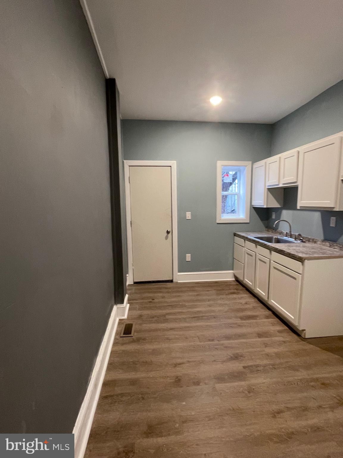 BROADWAY EAST - Residential