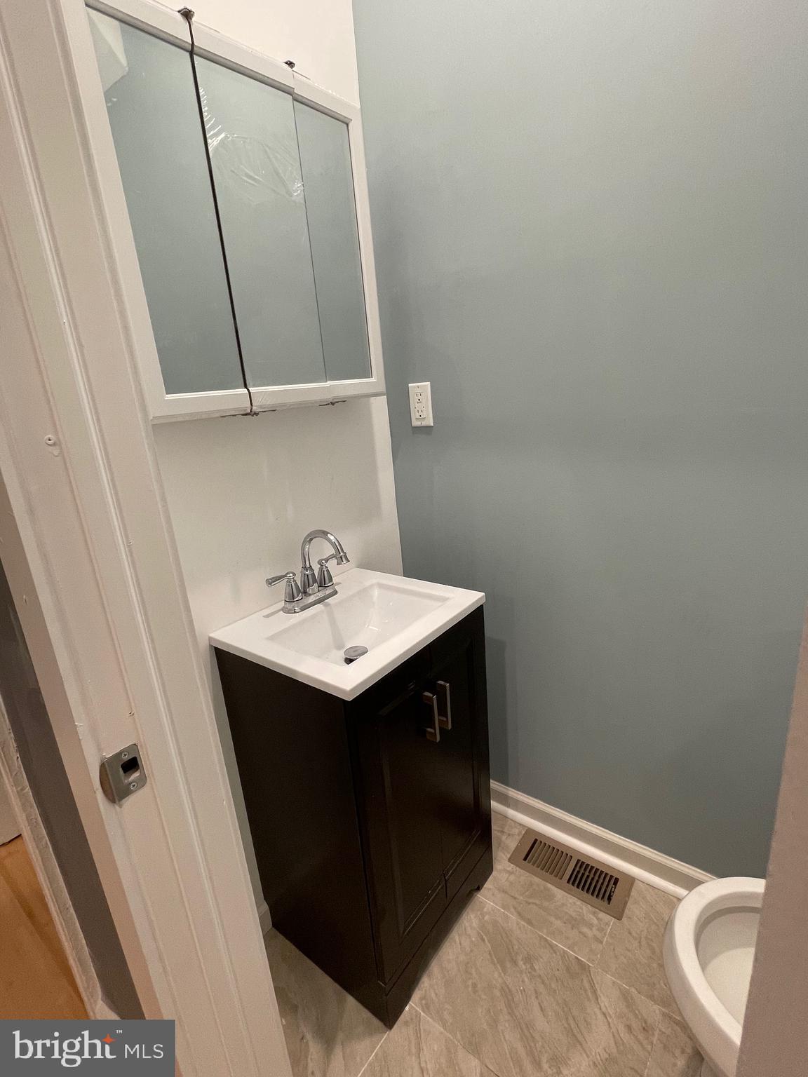 BROADWAY EAST - Residential