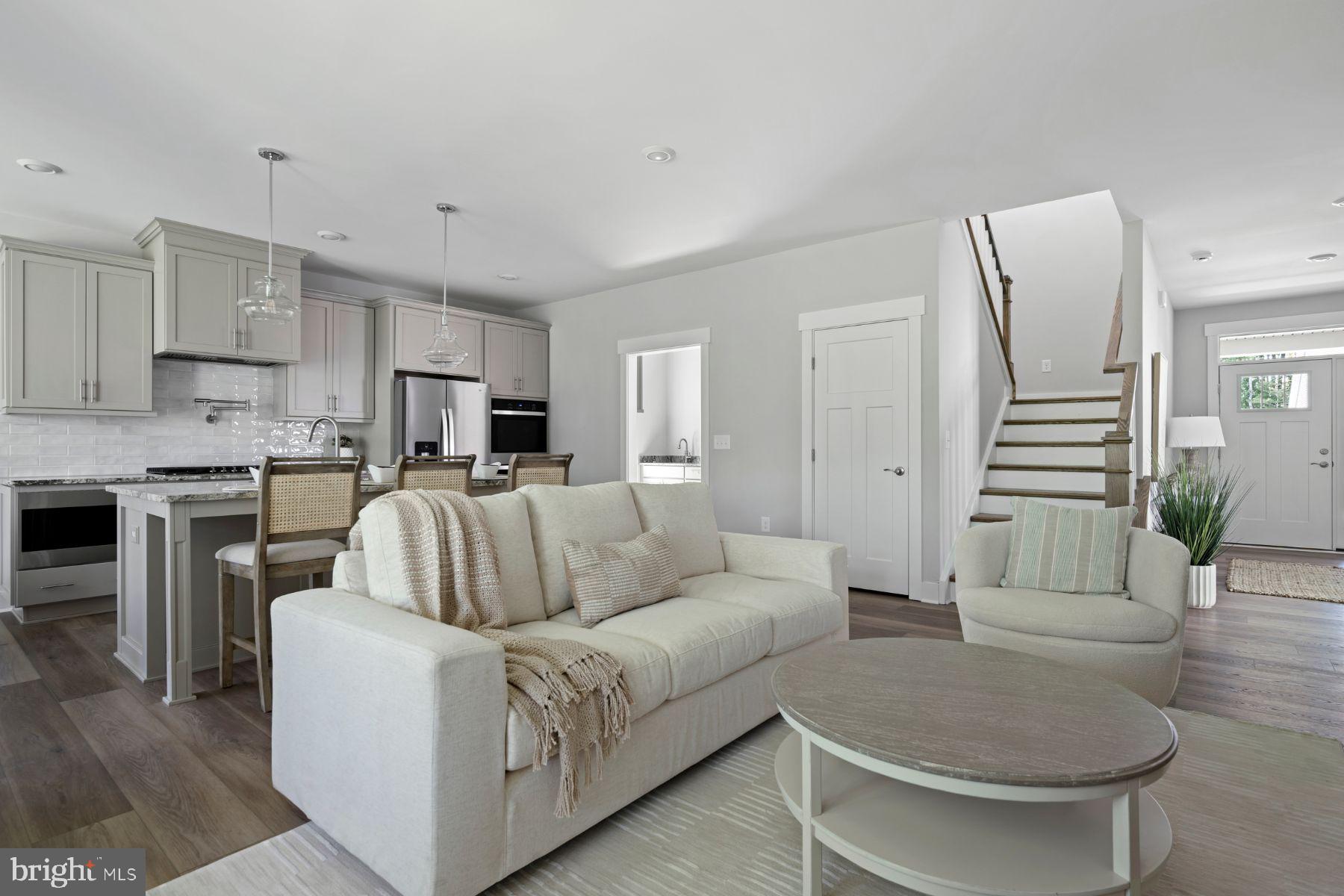 EAST GATE - Residential