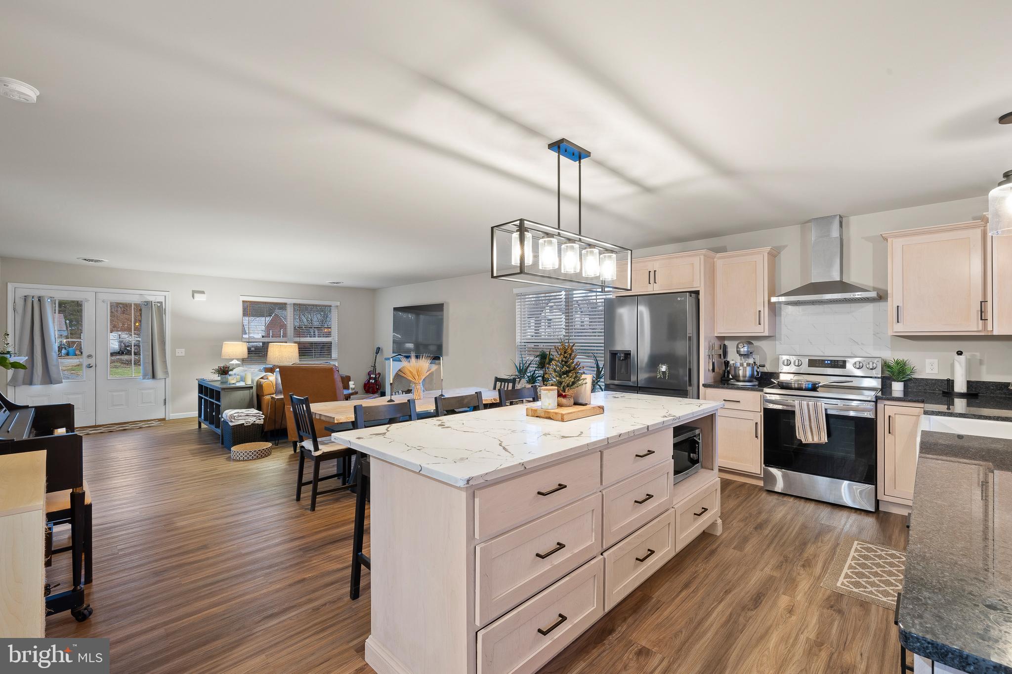 DOUGLASSVILLE - Residential