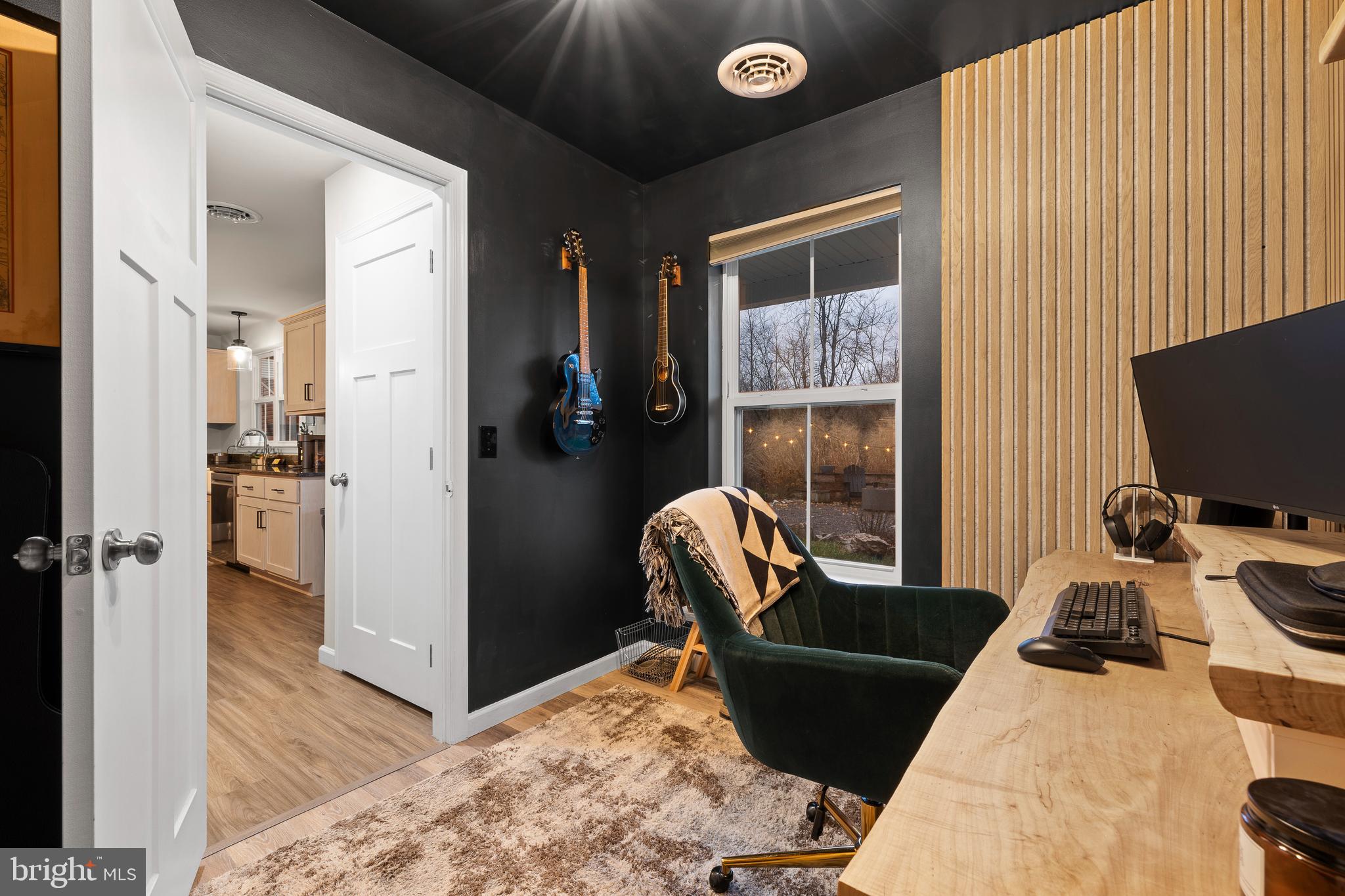 DOUGLASSVILLE - Residential