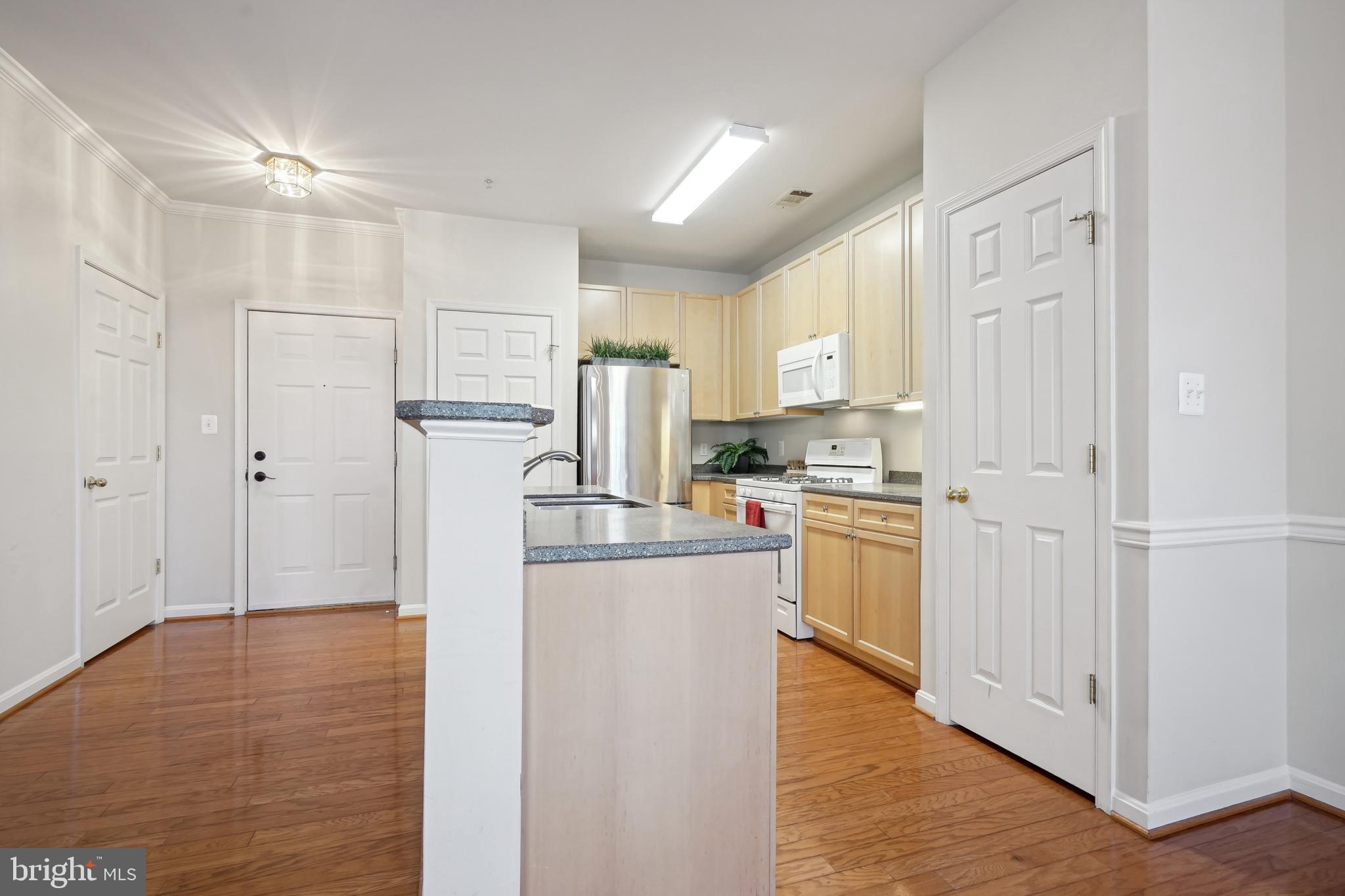 WESTBRIAR PLAZA - Residential